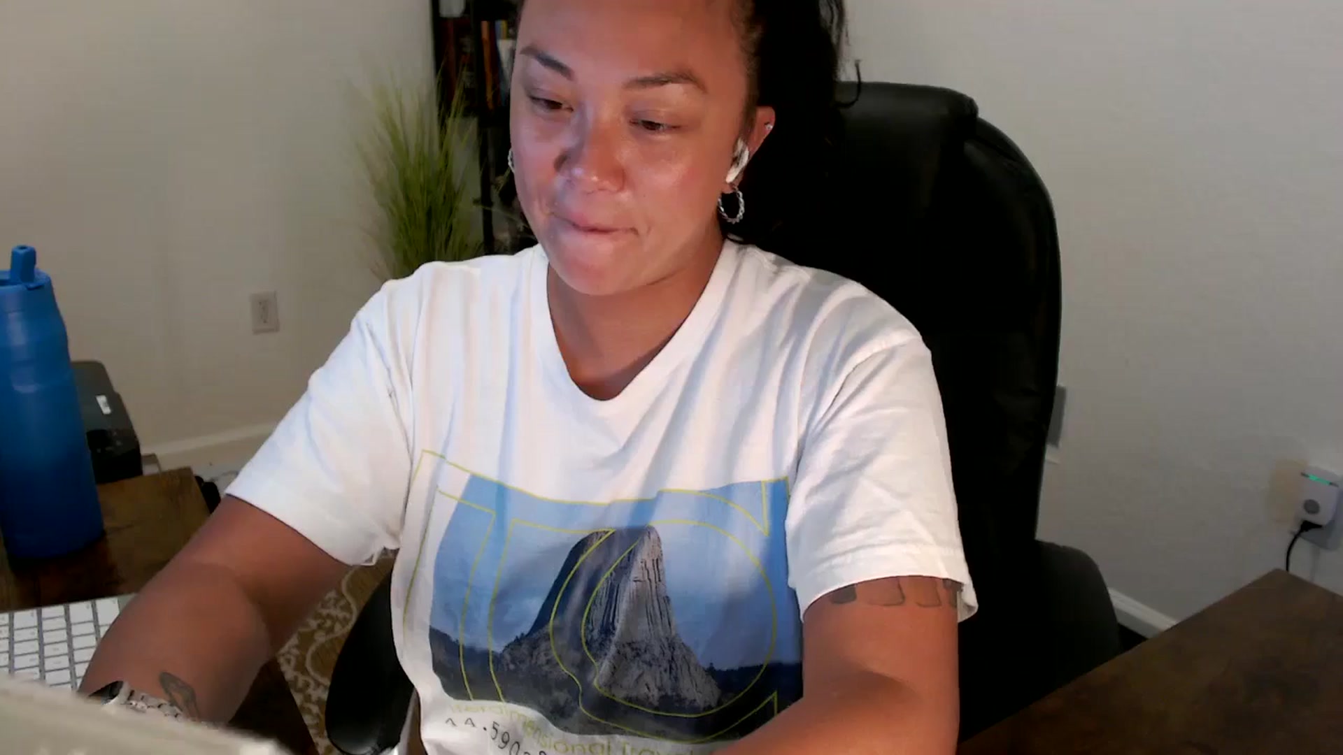 Gallery image thumbnail from MickaylaStar's myfreecams stream on, 09/04/2025, 21:21 image 10 of 20