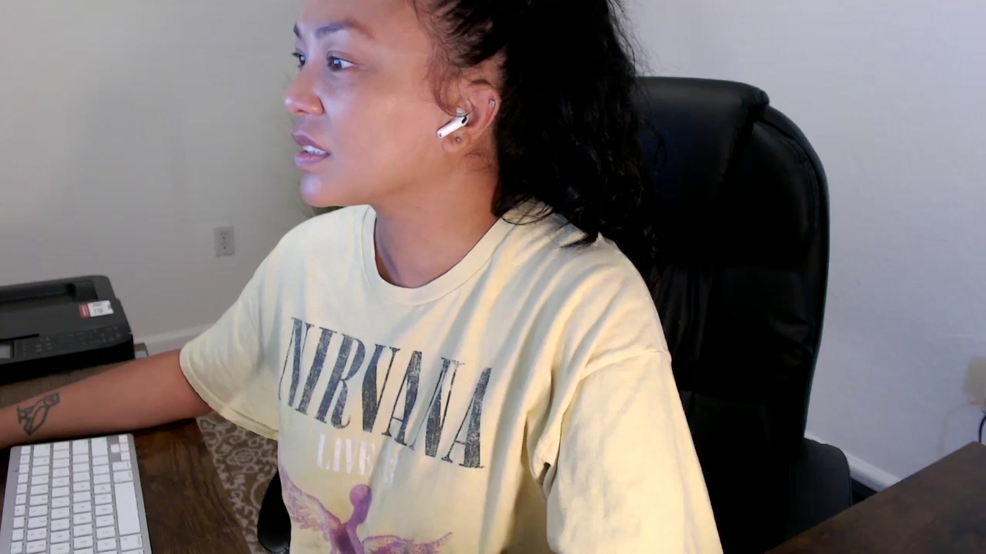Gallery image thumbnail from MickaylaStar's myfreecams stream on, 09/05/2025, 14:42 image 13 of 20
