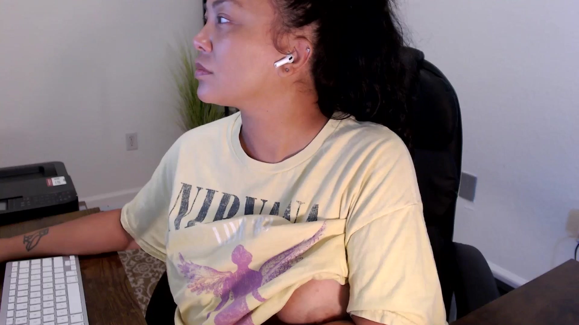 Gallery image thumbnail from MickaylaStar's myfreecams stream on, 09/05/2025, 14:42 image 11 of 20