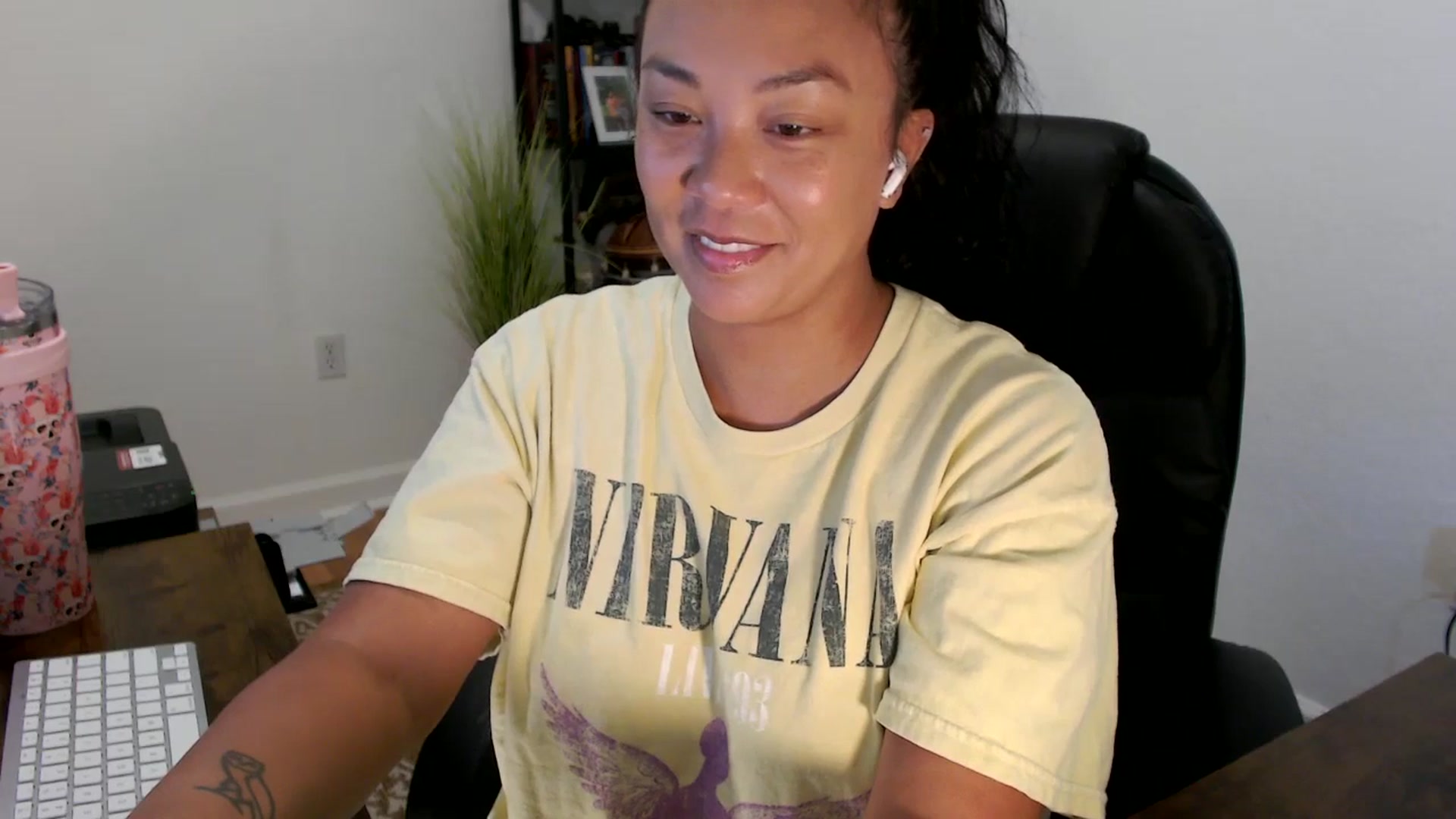Gallery image thumbnail from MickaylaStar's myfreecams stream on, 09/05/2025, 15:26 image 15 of 20