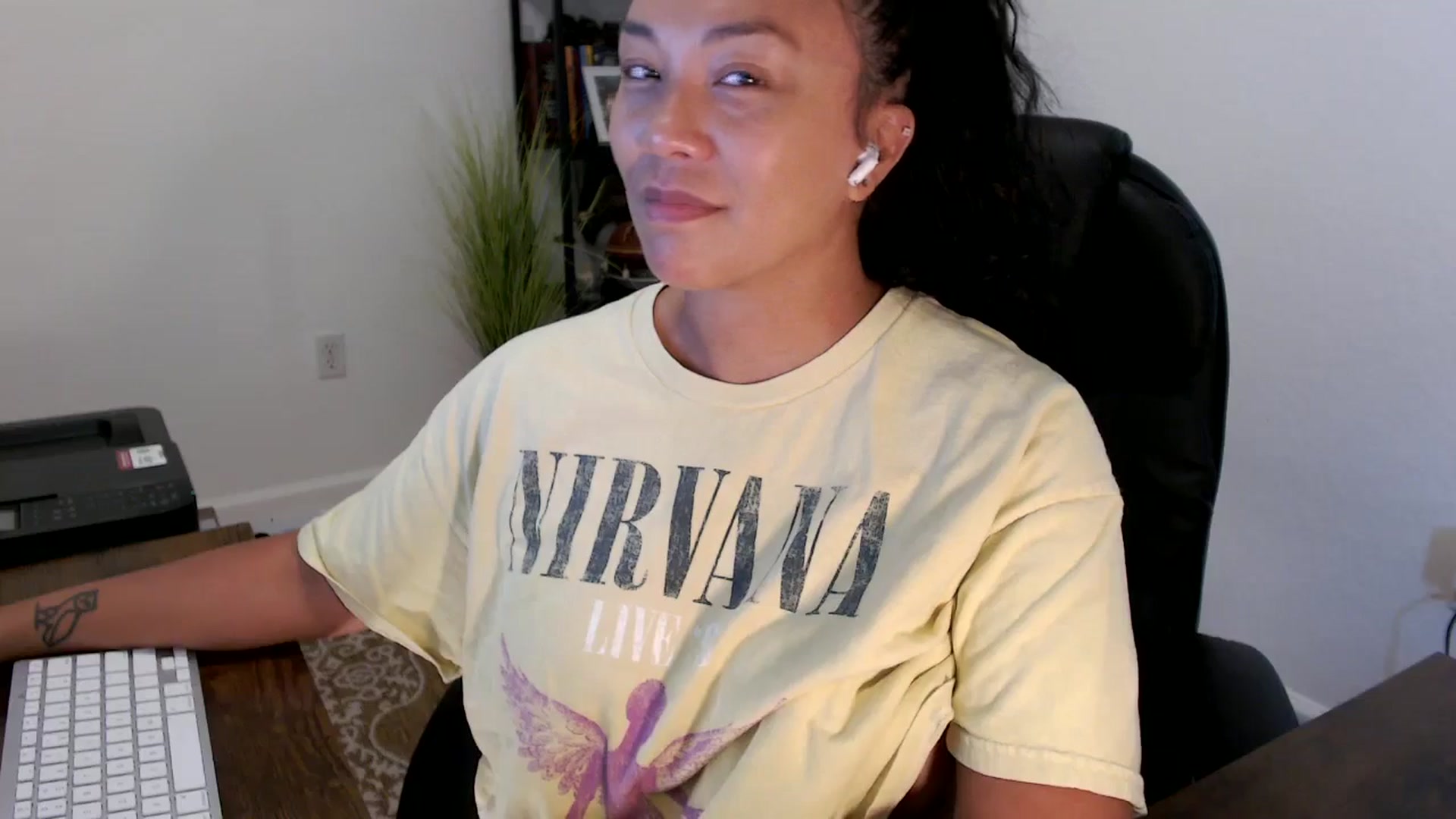 Gallery image thumbnail from MickaylaStar's myfreecams stream on, 09/05/2025, 15:26 image 9 of 20