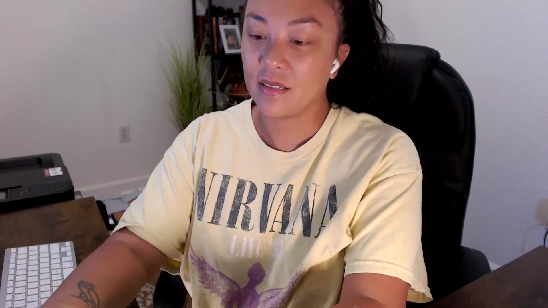 Gallery image thumbnail from MickaylaStar's myfreecams stream on, 09/05/2025, 15:26 image 10 of 20
