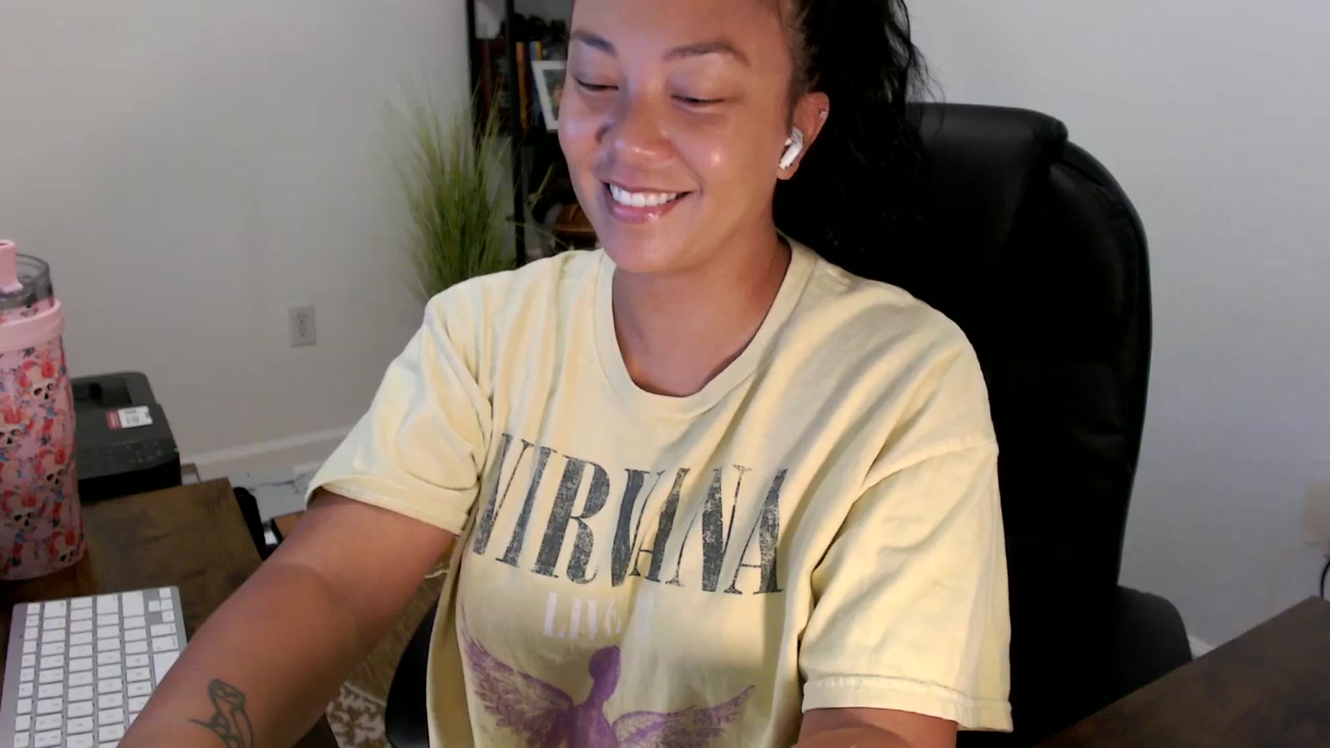 Gallery image thumbnail from MickaylaStar's myfreecams stream on, 09/05/2025, 15:26 image 14 of 20