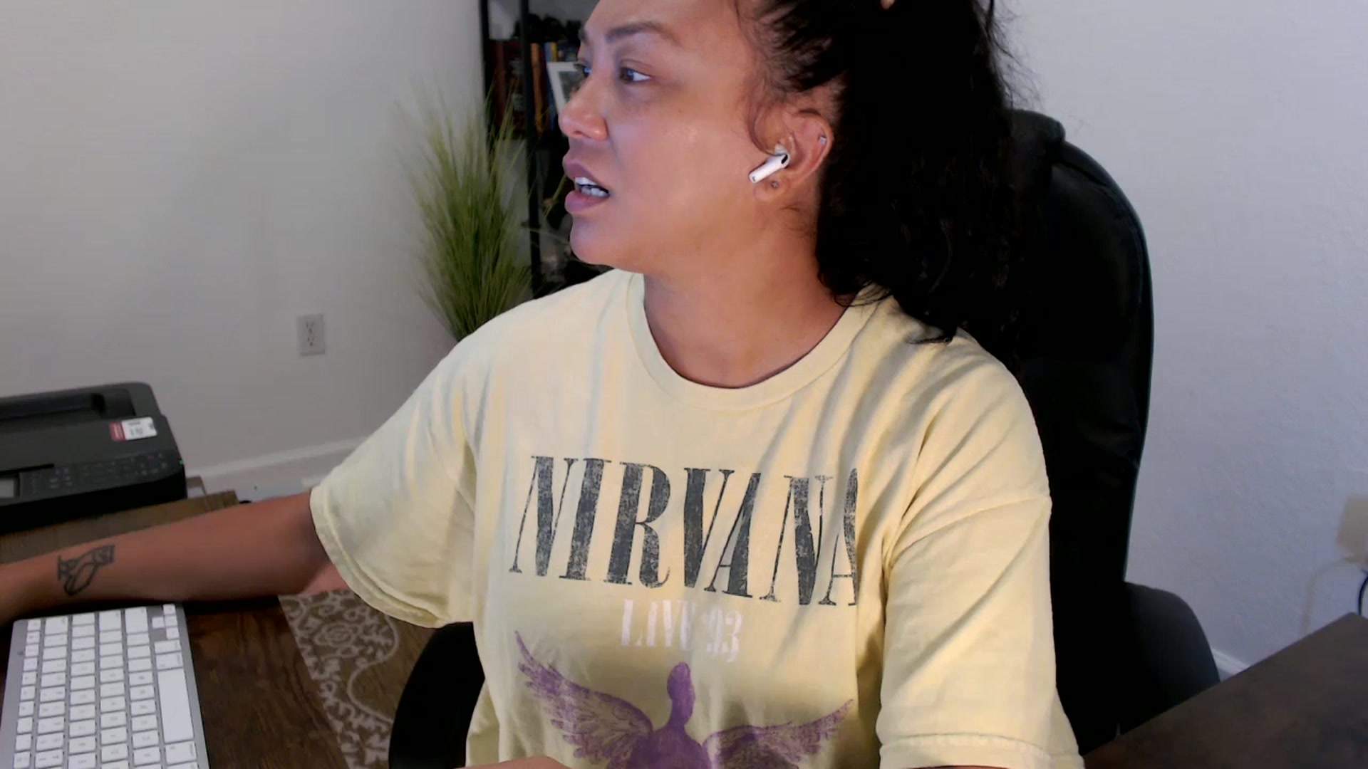 Gallery image thumbnail from MickaylaStar's myfreecams stream on, 09/05/2025, 15:26 image 3 of 20
