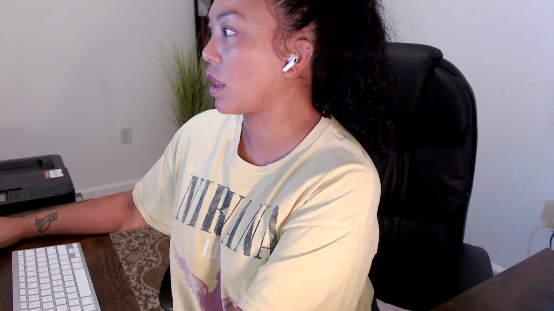 Gallery image thumbnail from MickaylaStar's myfreecams stream on, 09/05/2025, 15:52 image 14 of 20