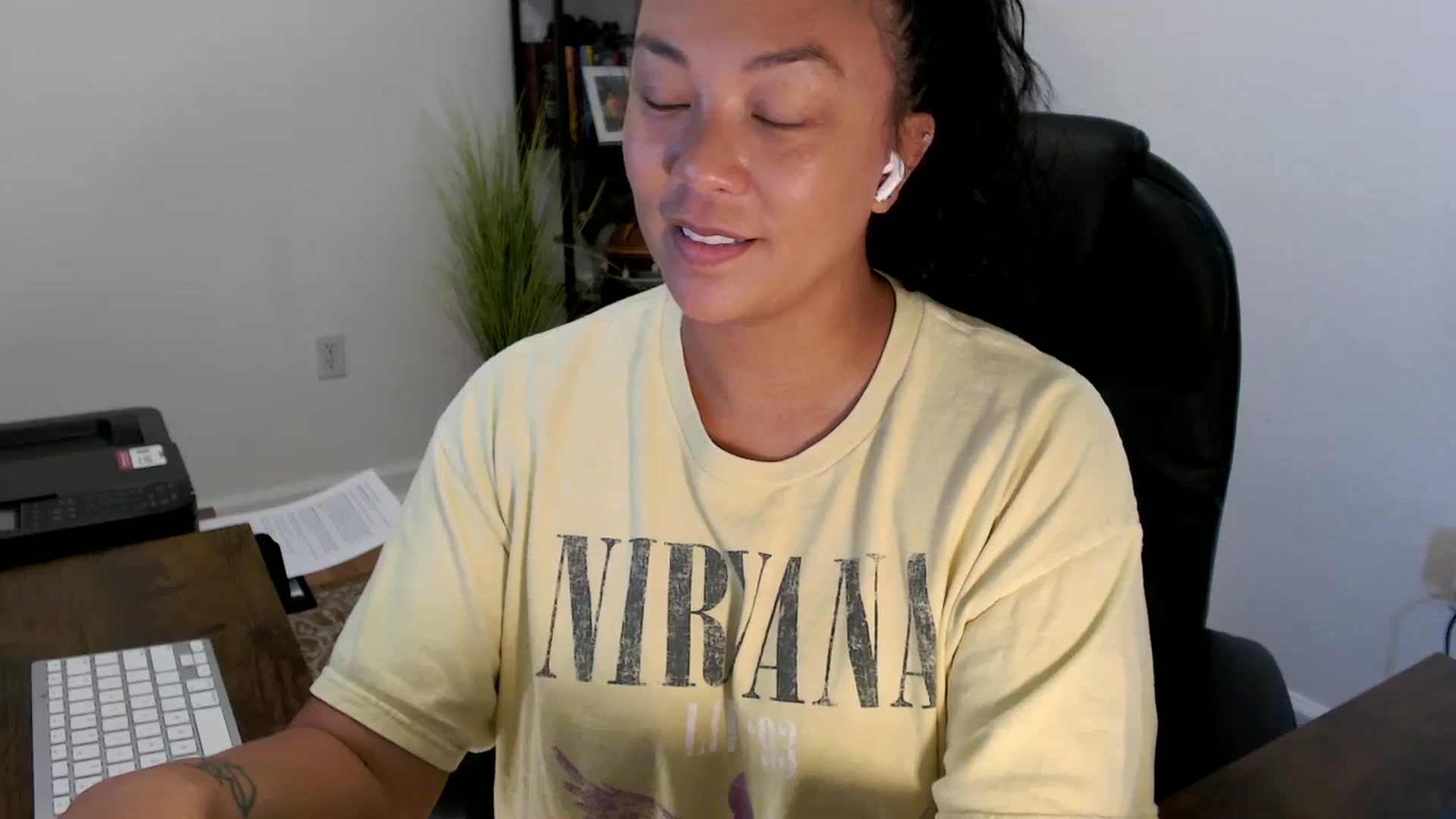 Gallery image thumbnail from MickaylaStar's myfreecams stream on, 09/05/2025, 15:52 image 15 of 20