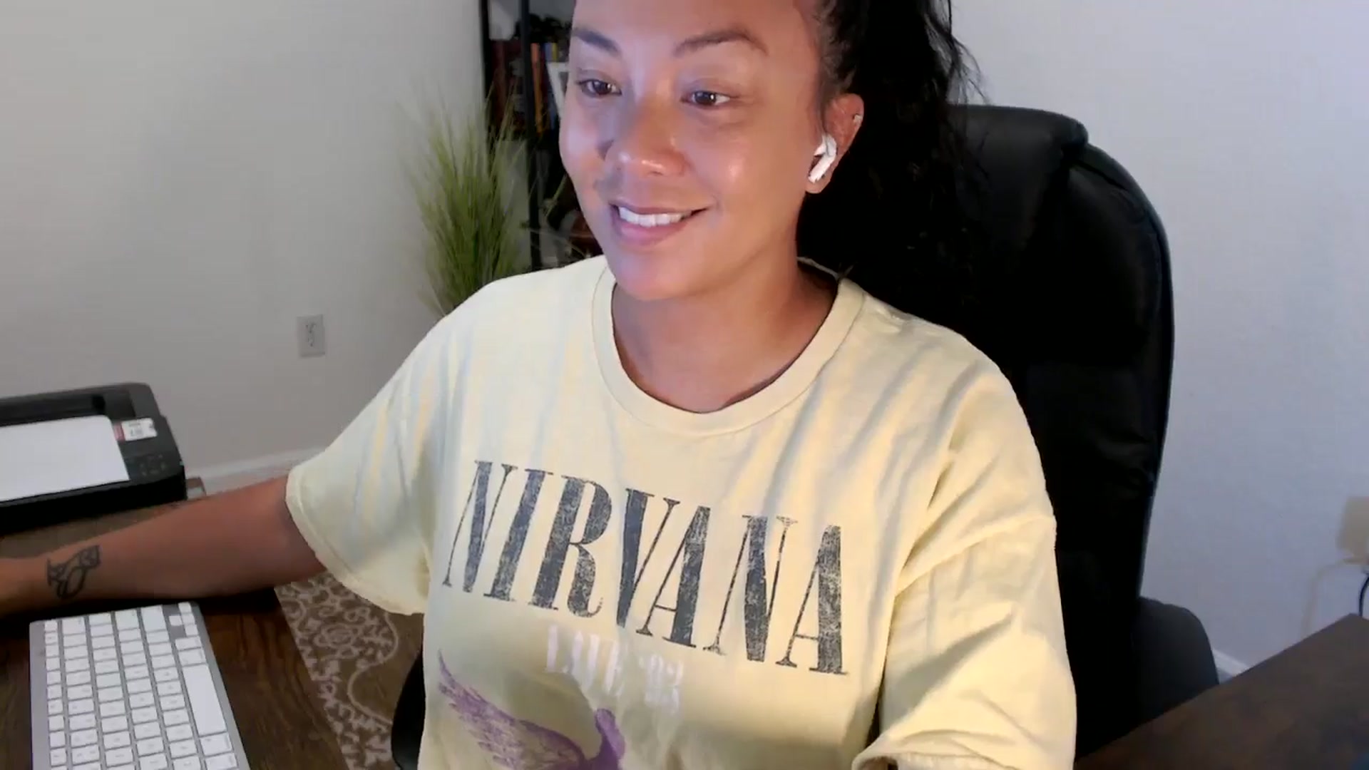 Gallery image thumbnail from MickaylaStar's myfreecams stream on, 09/05/2025, 15:52 image 18 of 20