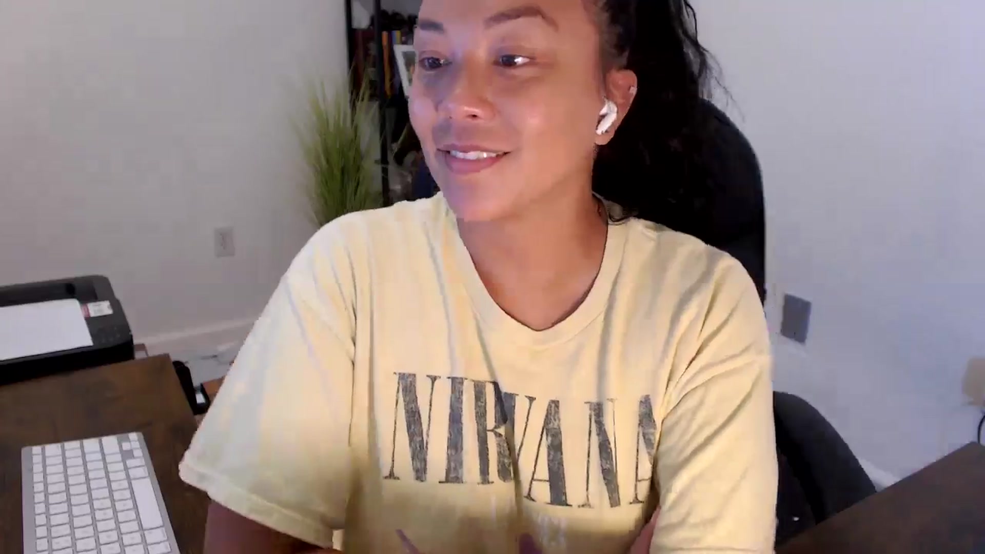 Gallery image thumbnail from MickaylaStar's myfreecams stream on, 09/05/2025, 15:52 image 17 of 20