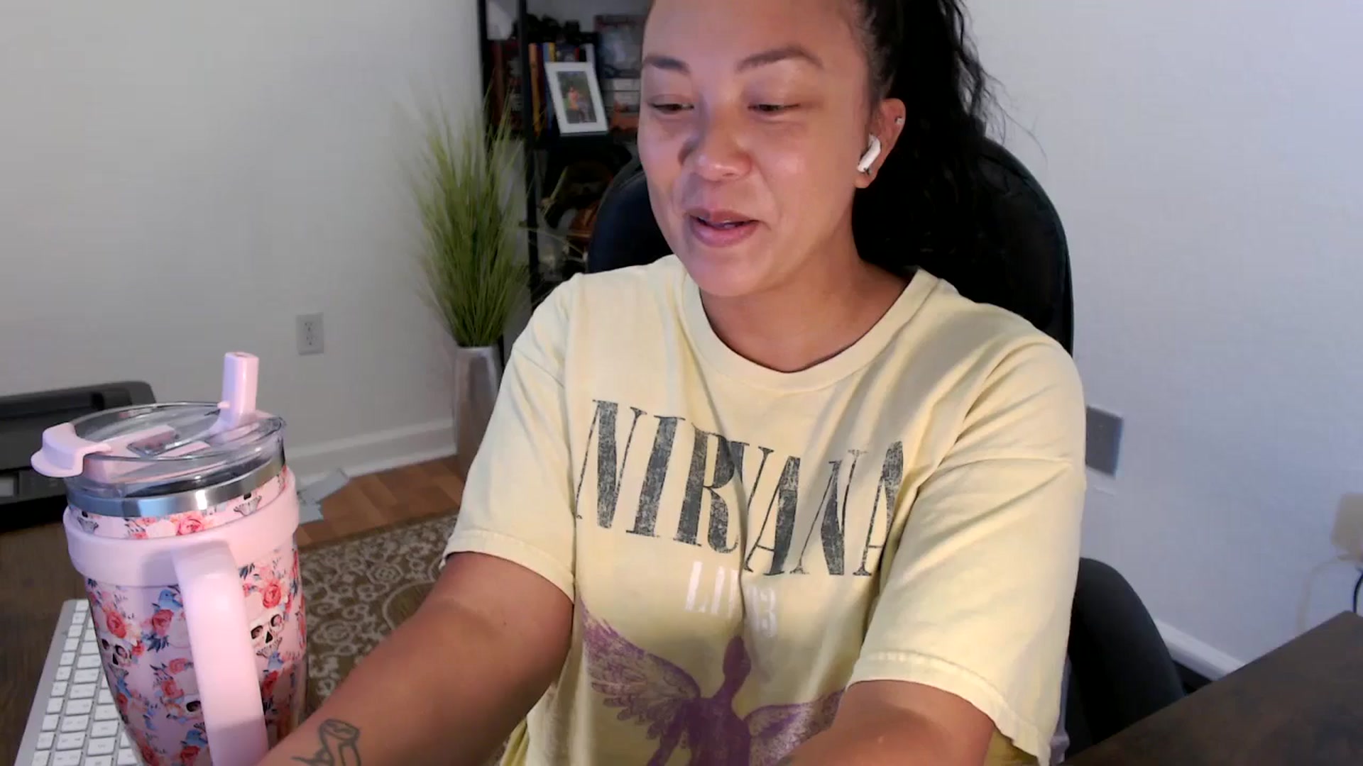 Gallery image thumbnail from MickaylaStar's myfreecams stream on, 09/05/2025, 16:46 image 10 of 20
