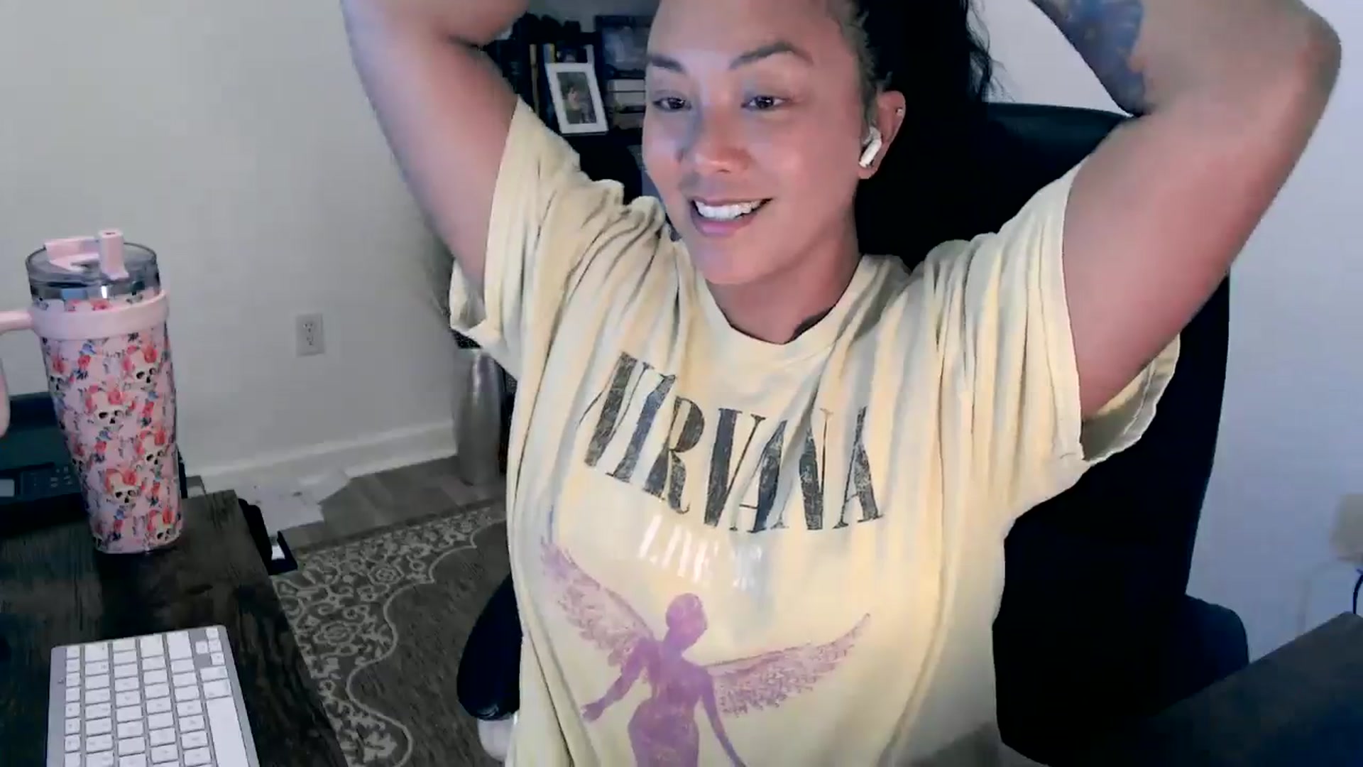 Gallery image thumbnail from MickaylaStar's myfreecams stream on, 09/05/2025, 17:17 image 14 of 20
