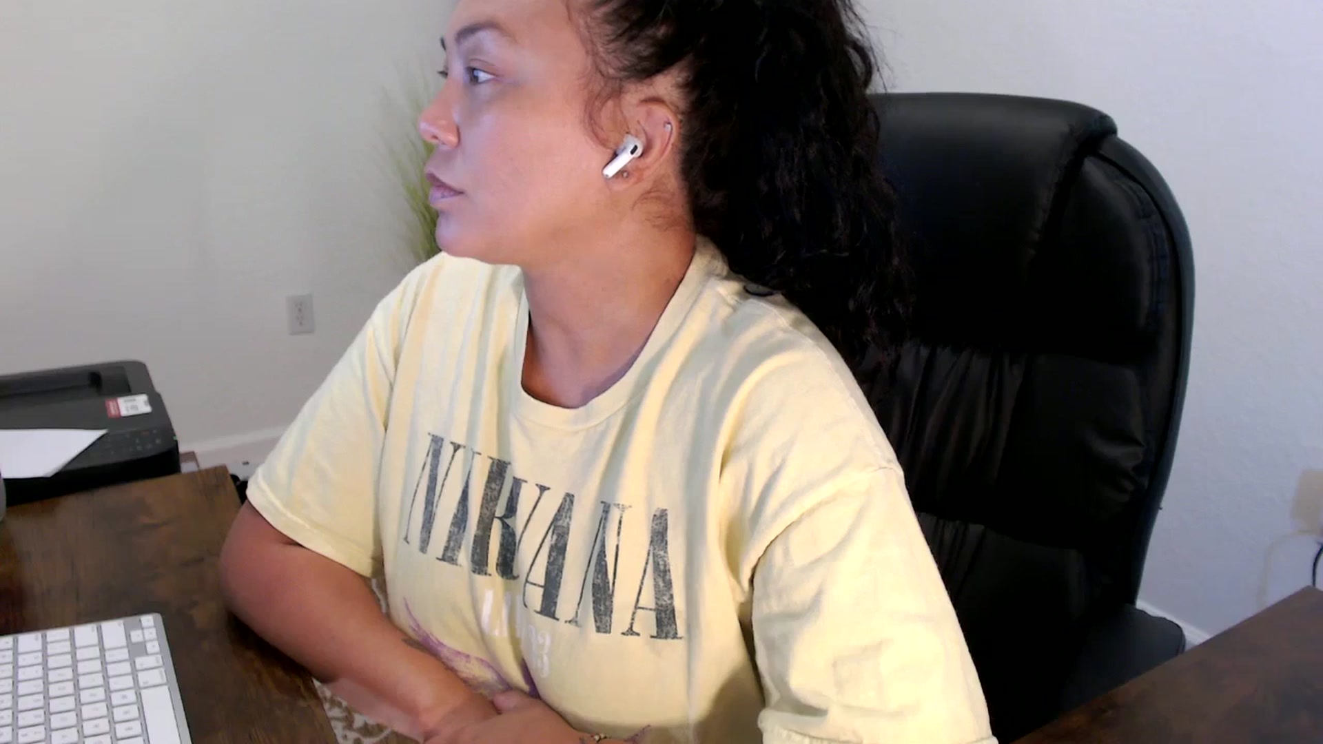 Gallery image thumbnail from MickaylaStar's myfreecams stream on, 09/05/2025, 18:01 image 4 of 20