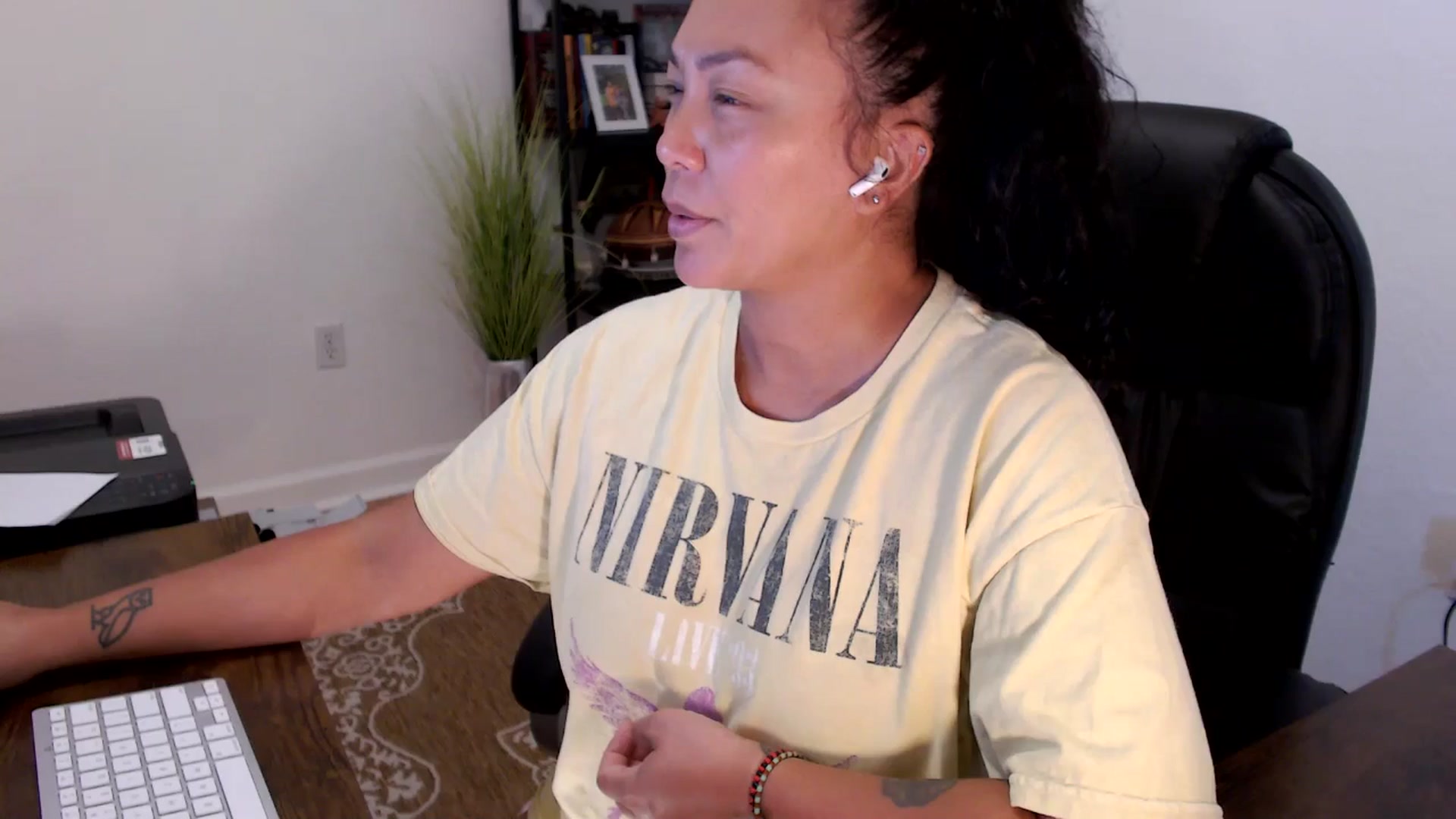 Gallery image thumbnail from MickaylaStar's myfreecams stream on, 09/05/2025, 19:37 image 8 of 20