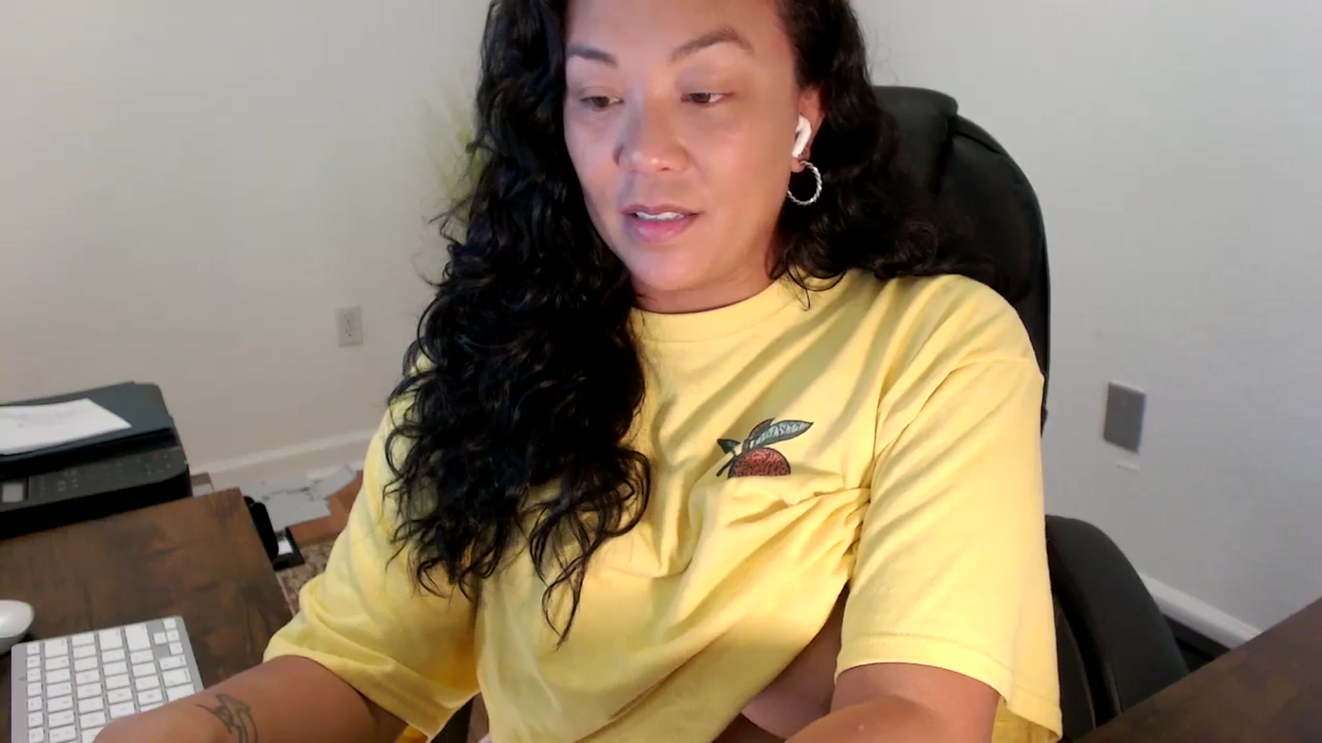 Gallery image thumbnail from MickaylaStar's myfreecams stream on, 09/08/2025, 15:17 image 5 of 20