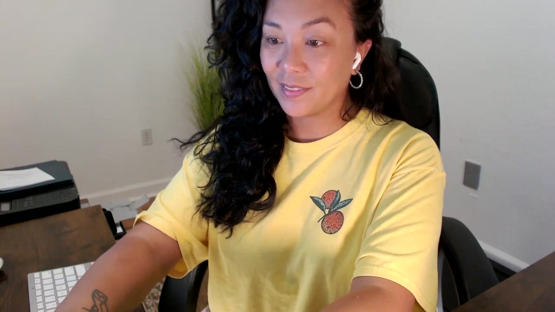 Gallery image thumbnail from MickaylaStar's myfreecams stream on, 09/08/2025, 15:17 image 10 of 20