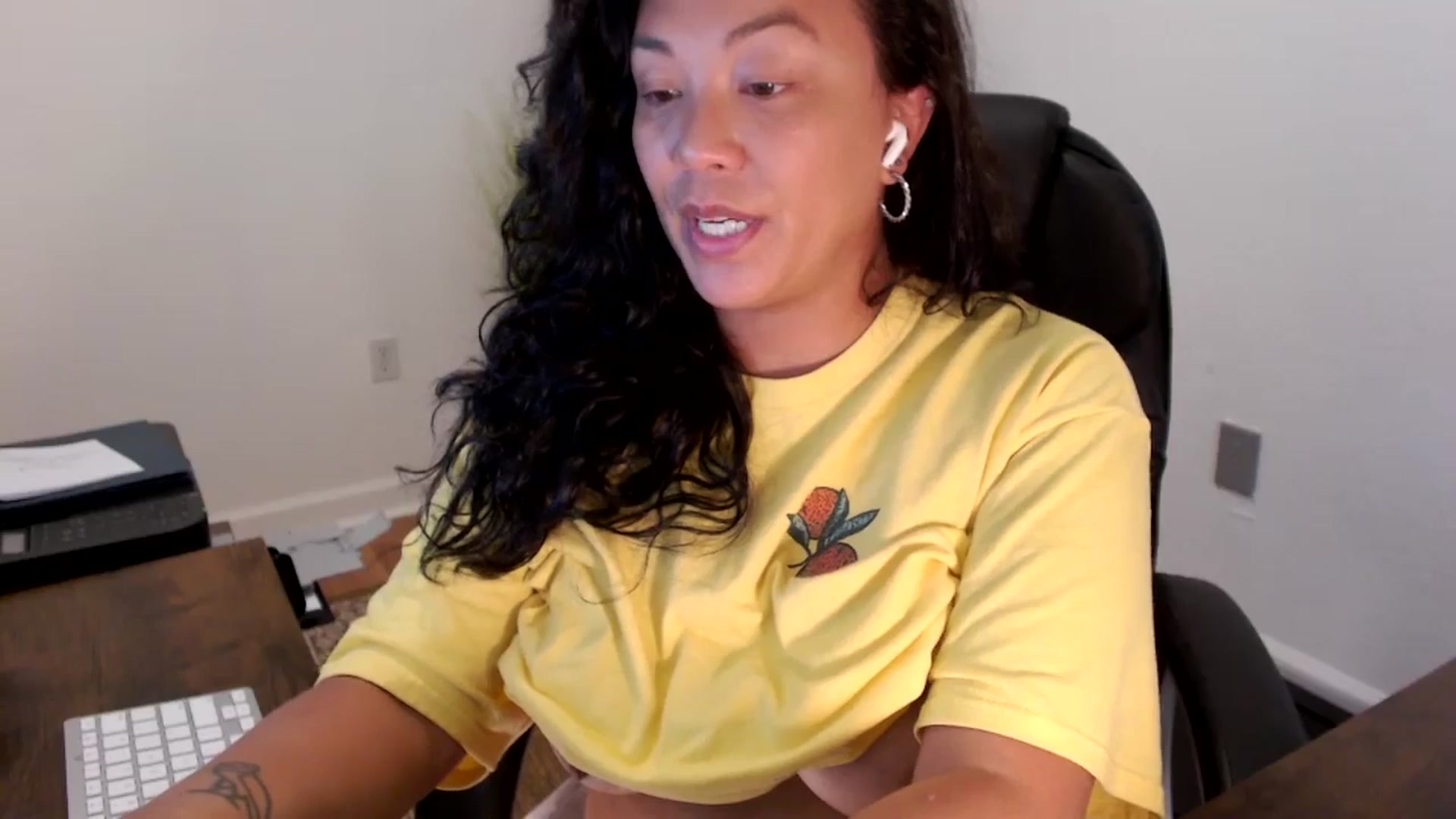 Gallery image thumbnail from MickaylaStar's myfreecams stream on, 09/08/2025, 15:17 image 20 of 20