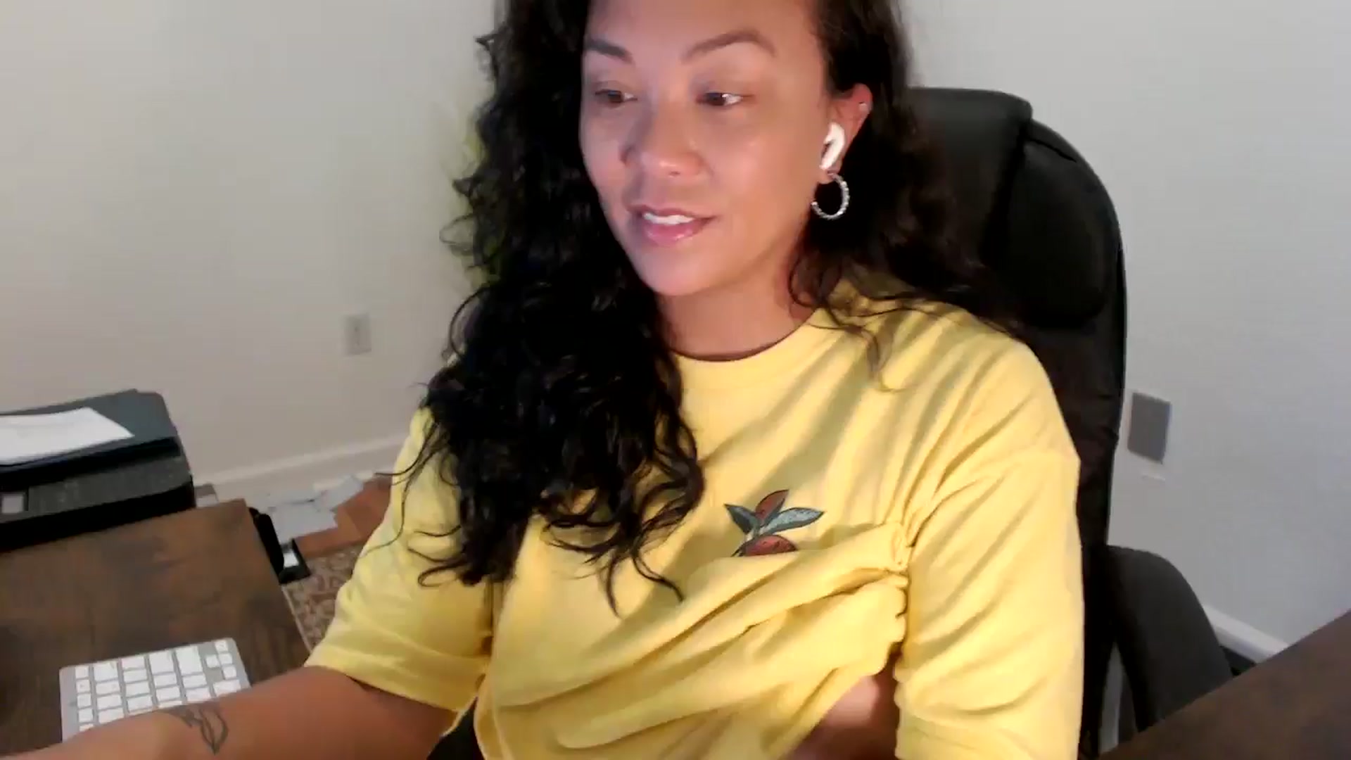 Gallery image thumbnail from MickaylaStar's myfreecams stream on, 09/08/2025, 15:37 image 1 of 20