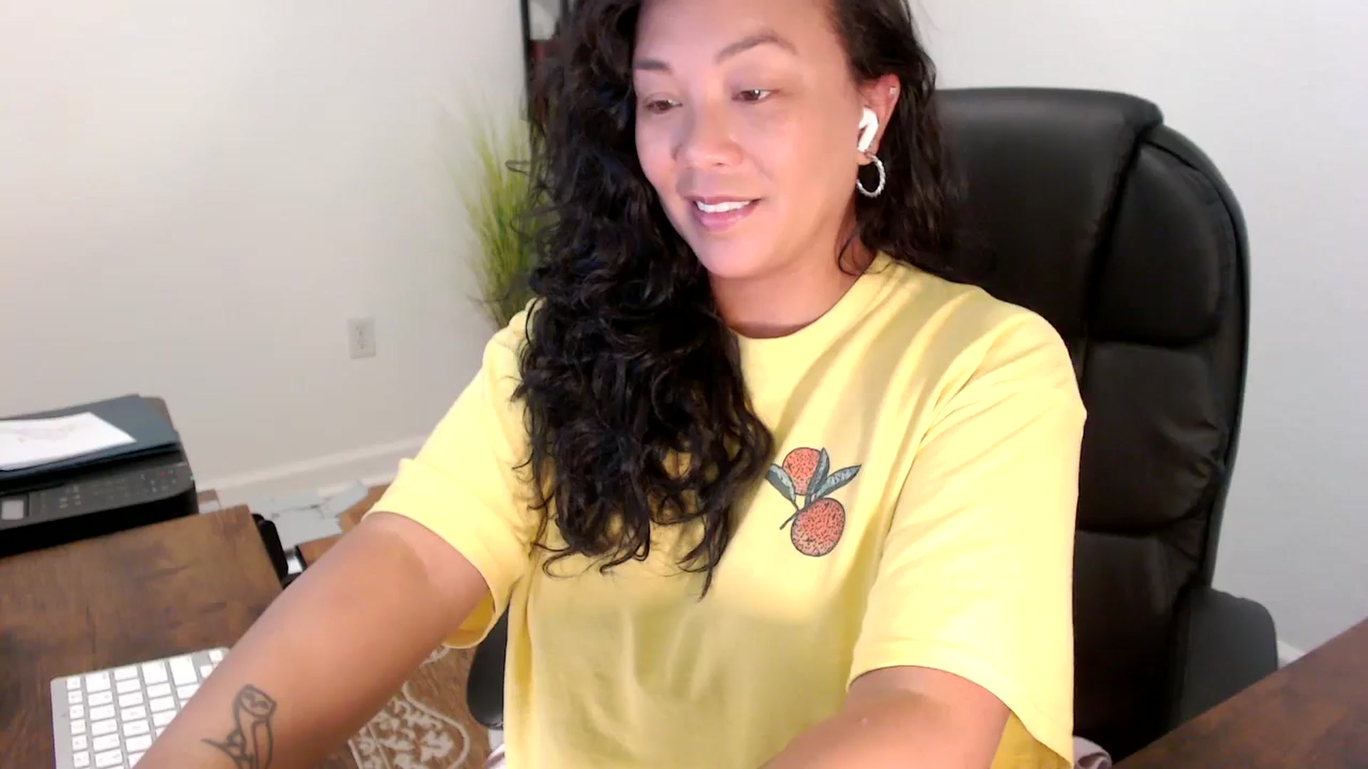Gallery image thumbnail from MickaylaStar's myfreecams stream on, 09/08/2025, 15:37 image 19 of 20