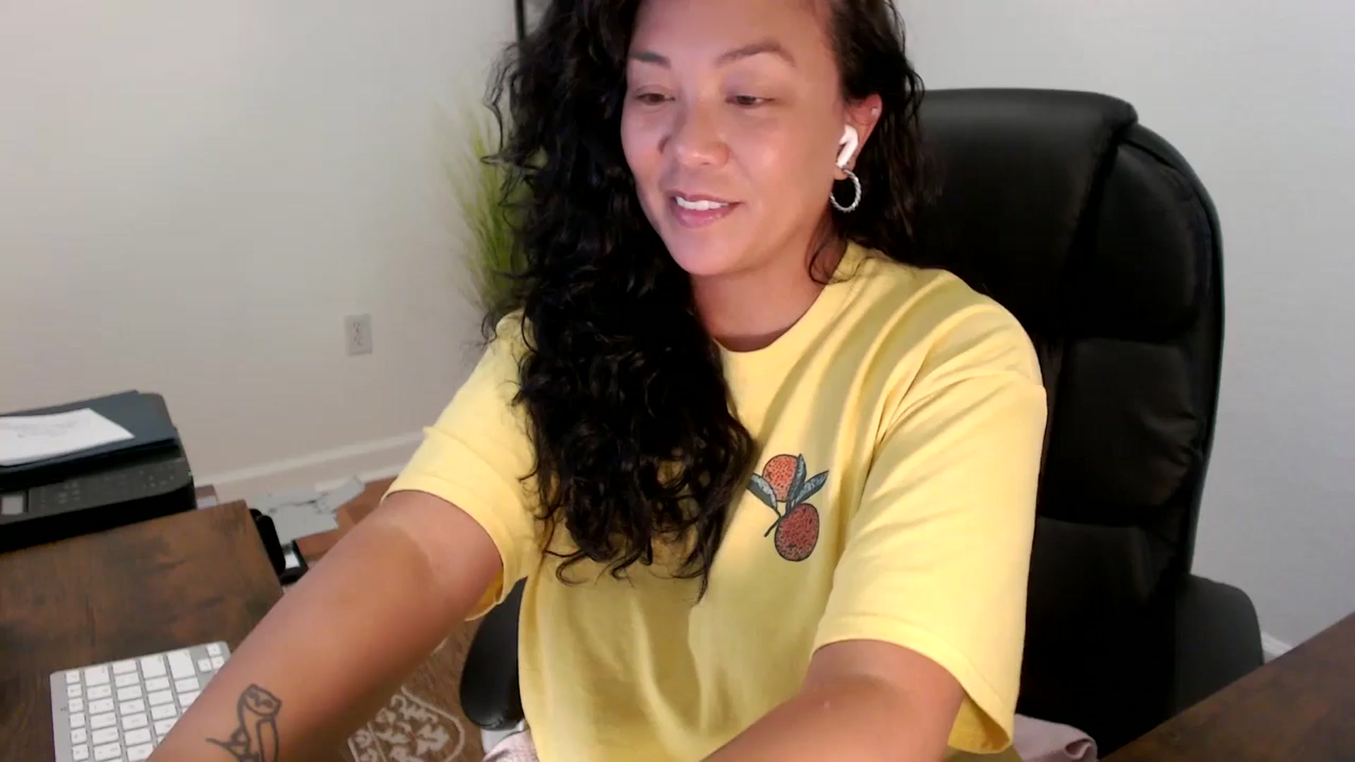 Gallery image thumbnail from MickaylaStar's myfreecams stream on, 09/08/2025, 15:37 image 16 of 20