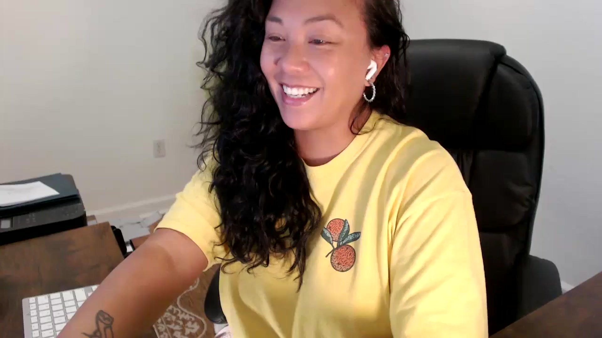Gallery image thumbnail from MickaylaStar's myfreecams stream on, 09/08/2025, 15:37 image 14 of 20