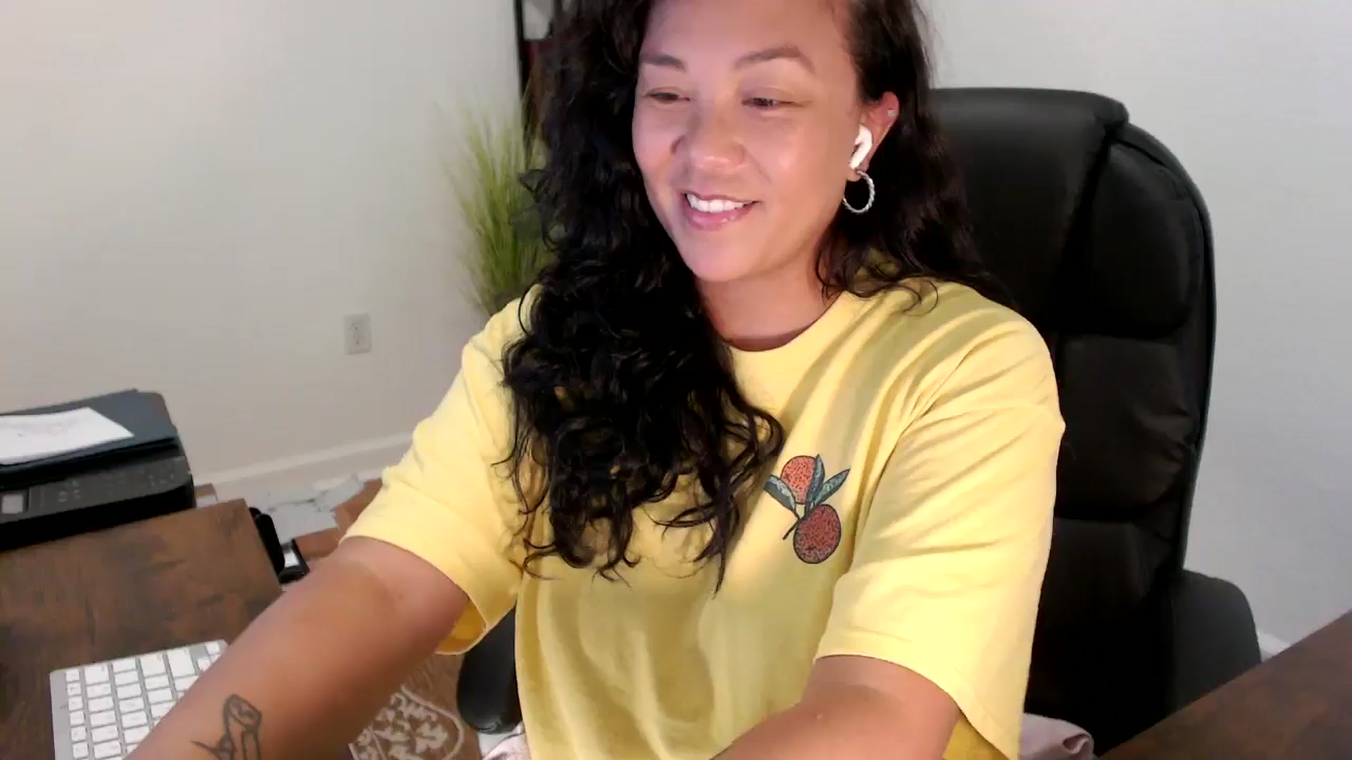 Gallery image thumbnail from MickaylaStar's myfreecams stream on, 09/08/2025, 15:37 image 12 of 20