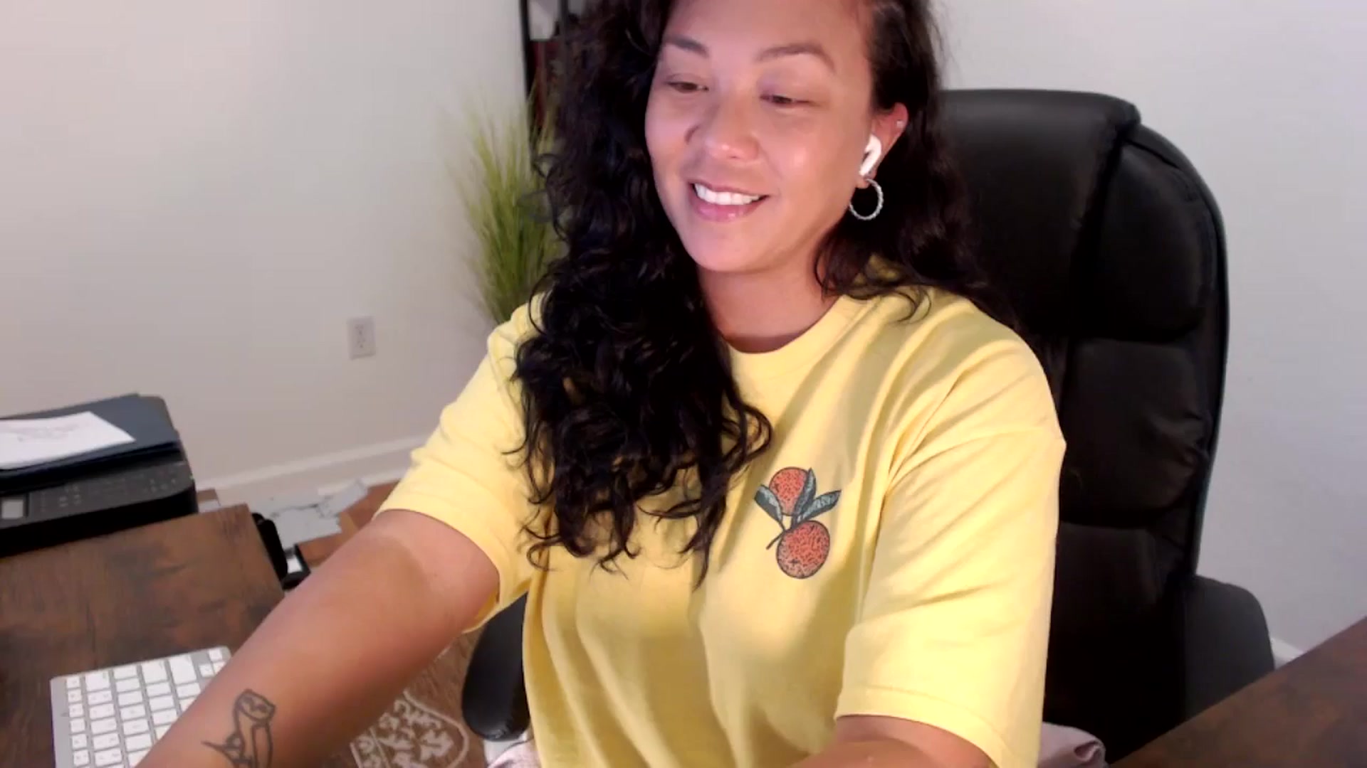 Gallery image thumbnail from MickaylaStar's myfreecams stream on, 09/08/2025, 15:37 image 13 of 20