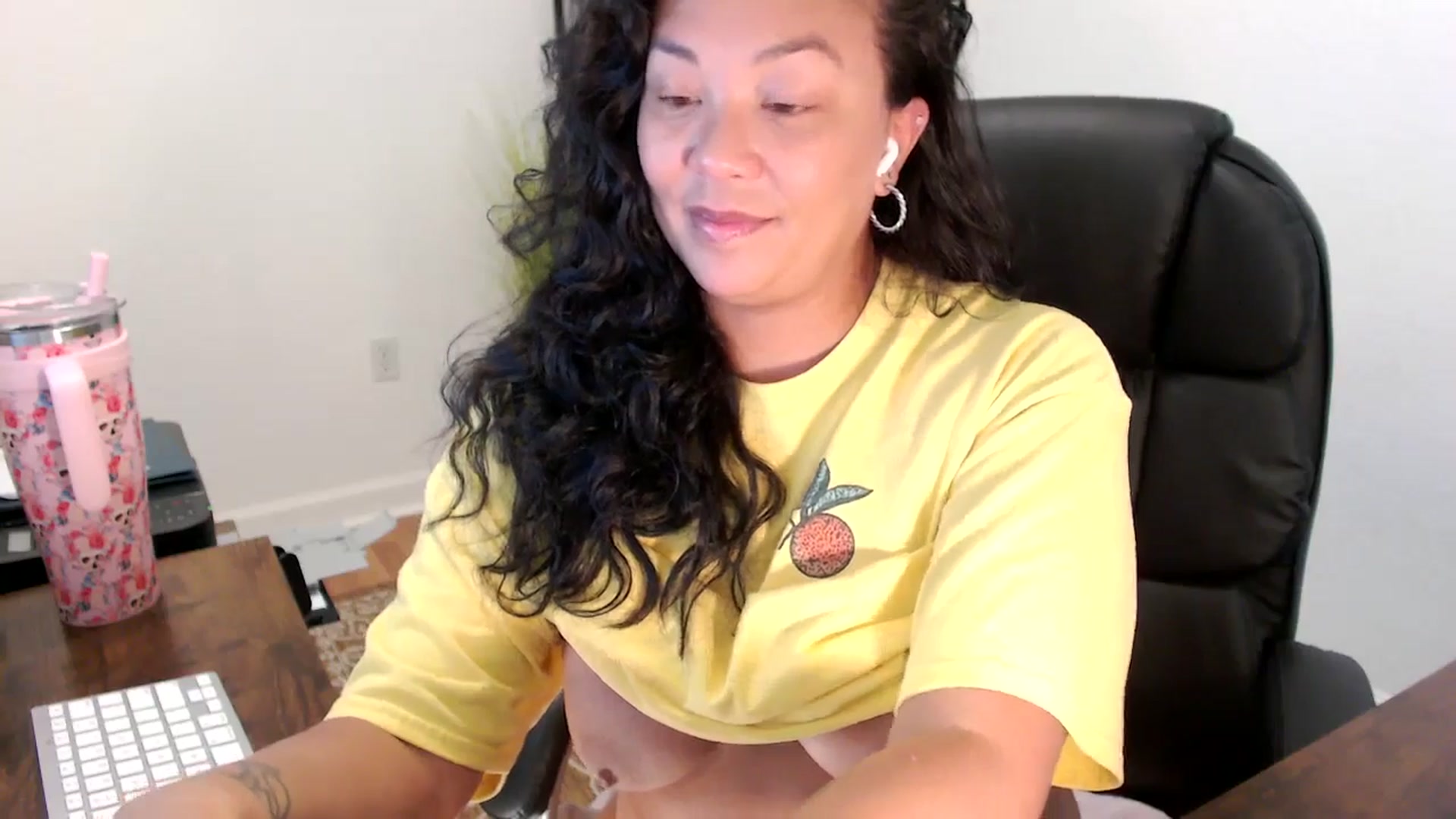 Gallery image thumbnail from MickaylaStar's myfreecams stream on, 09/08/2025, 16:53 image 2 of 20