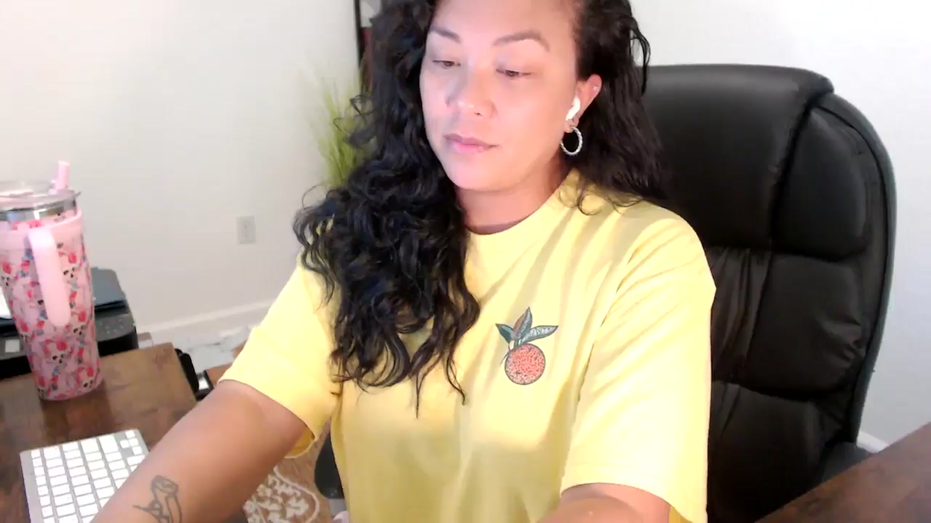 Gallery image thumbnail from MickaylaStar's myfreecams stream on, 09/08/2025, 16:53 image 3 of 20