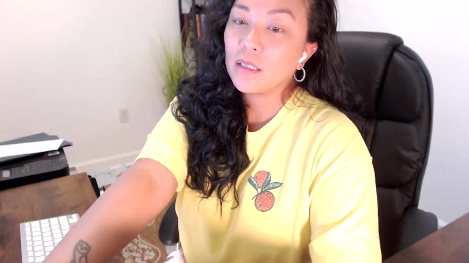 Gallery image thumbnail from MickaylaStar's myfreecams stream on, 09/08/2025, 16:53 image 11 of 20