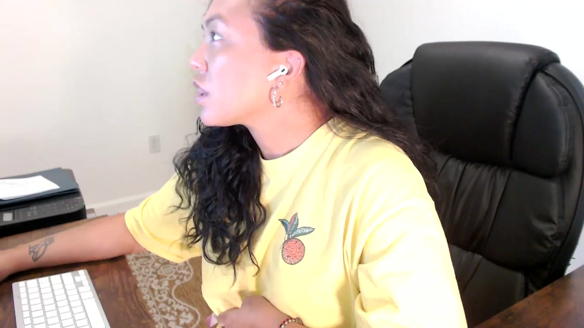 Gallery image thumbnail from MickaylaStar's myfreecams stream on, 09/08/2025, 16:53 image 5 of 20