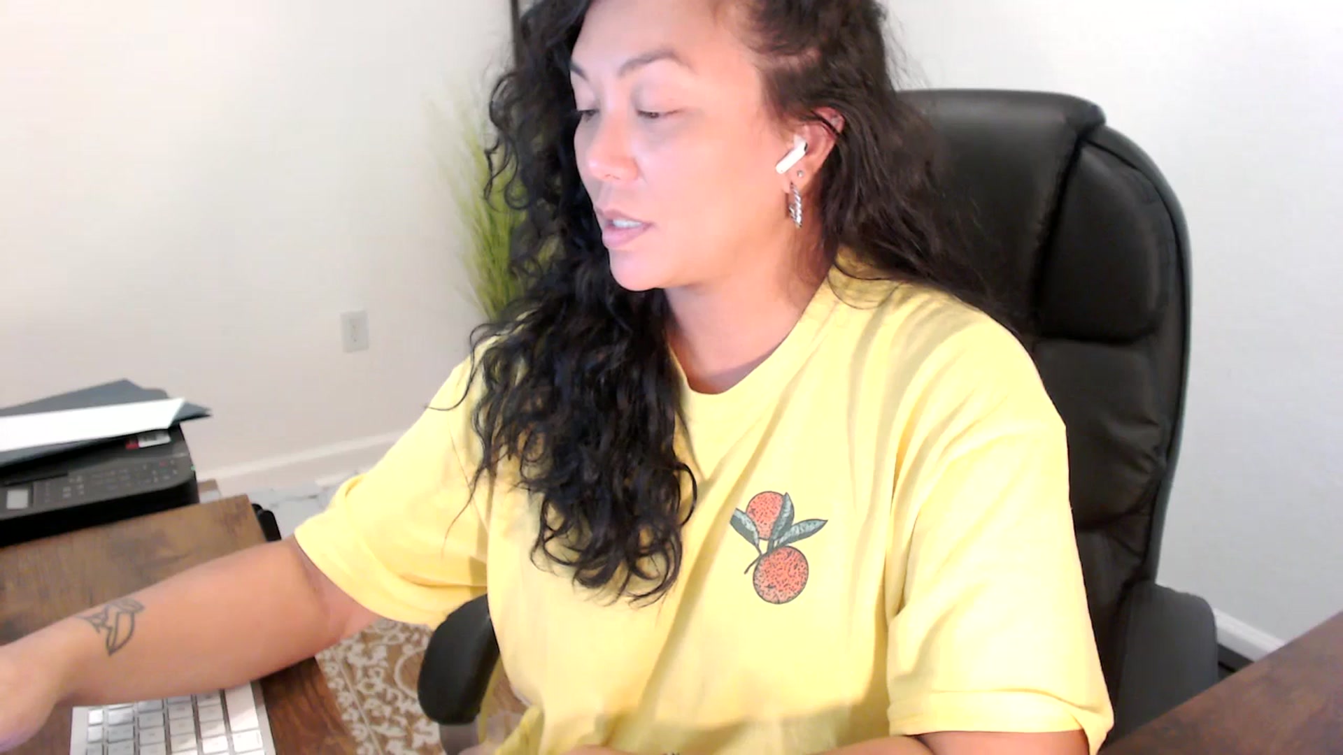 Gallery image thumbnail from MickaylaStar's myfreecams stream on, 09/08/2025, 17:46 image 18 of 20