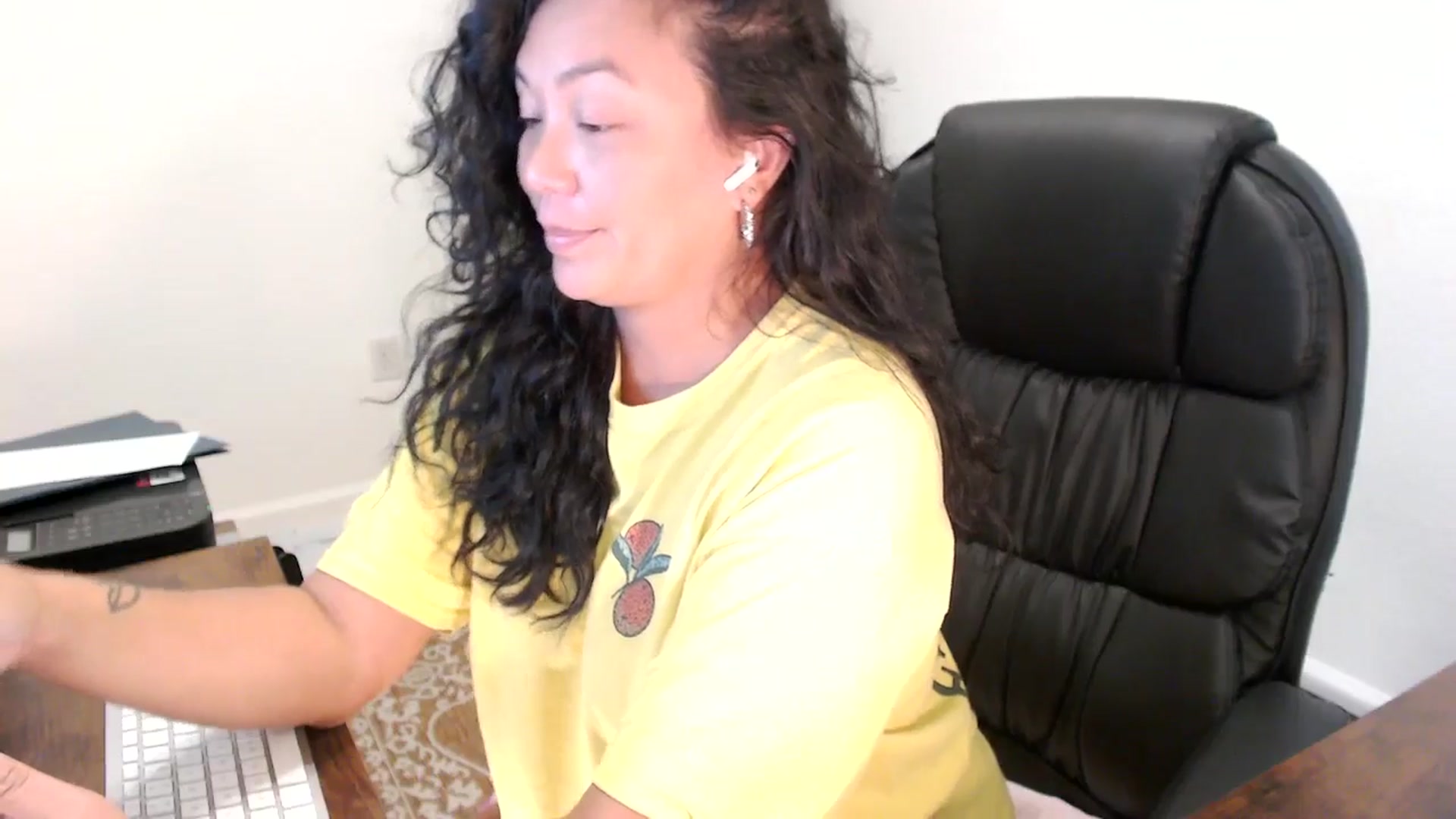 Gallery image thumbnail from MickaylaStar's myfreecams stream on, 09/08/2025, 17:46 image 9 of 20