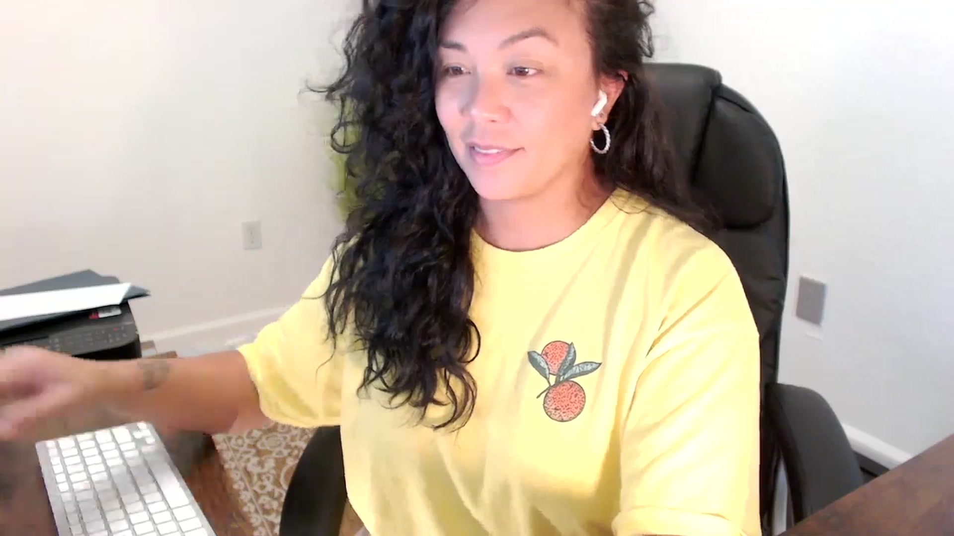 Gallery image thumbnail from MickaylaStar's myfreecams stream on, 09/08/2025, 17:46 image 5 of 20