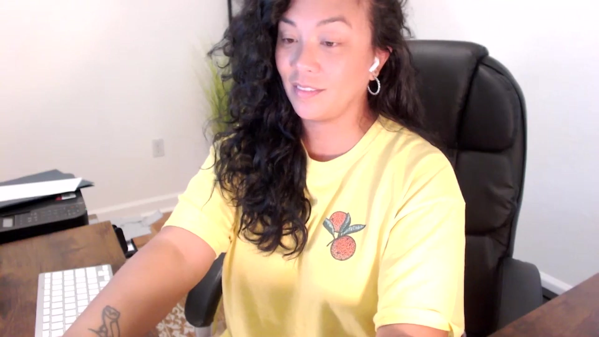 Gallery image thumbnail from MickaylaStar's myfreecams stream on, 09/08/2025, 17:46 image 12 of 20