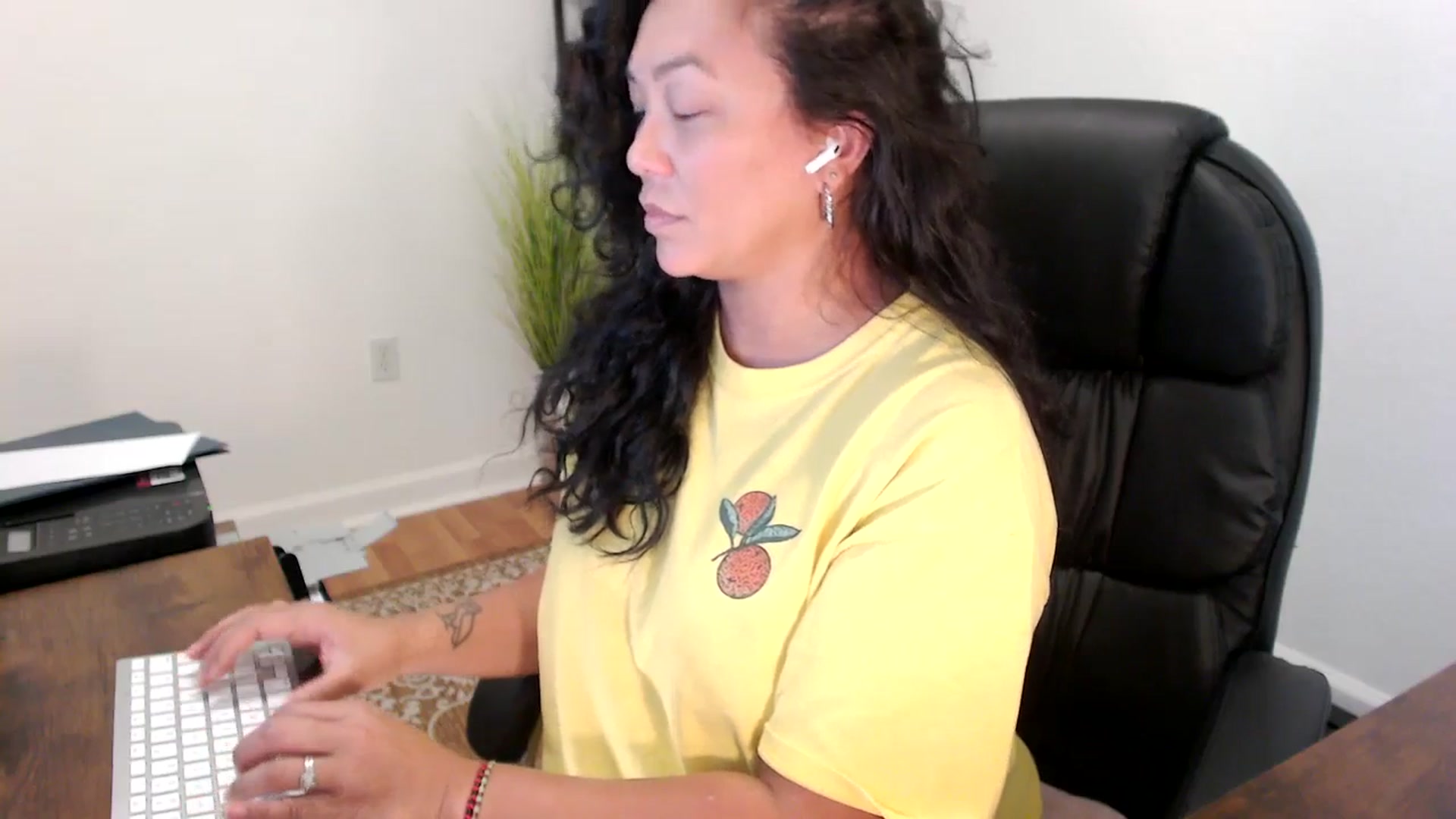 Gallery image thumbnail from MickaylaStar's myfreecams stream on, 09/08/2025, 17:46 image 7 of 20