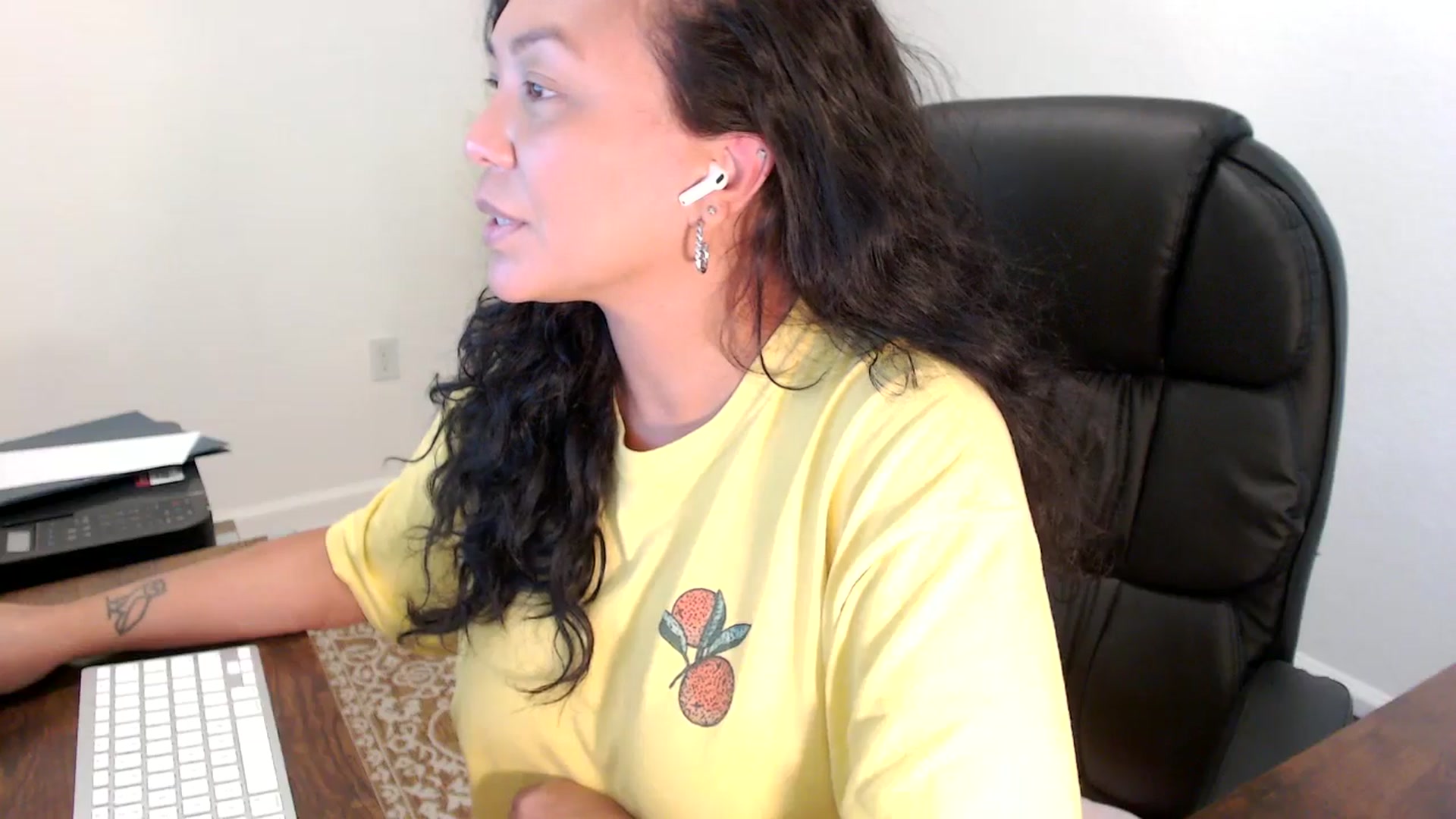 Gallery image thumbnail from MickaylaStar's myfreecams stream on, 09/08/2025, 18:12 image 10 of 20