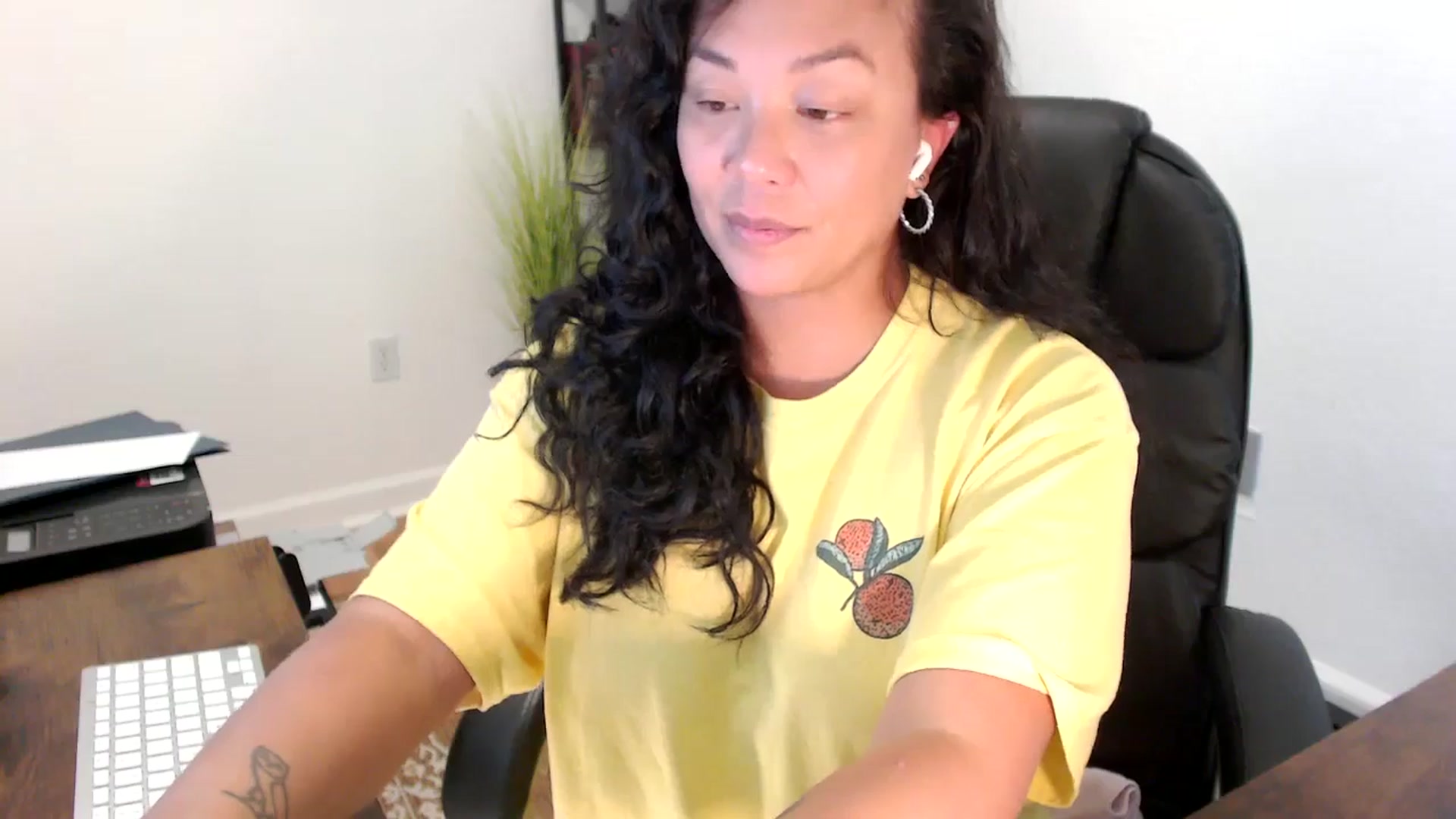 Gallery image thumbnail from MickaylaStar's myfreecams stream on, 09/08/2025, 18:12 image 12 of 20