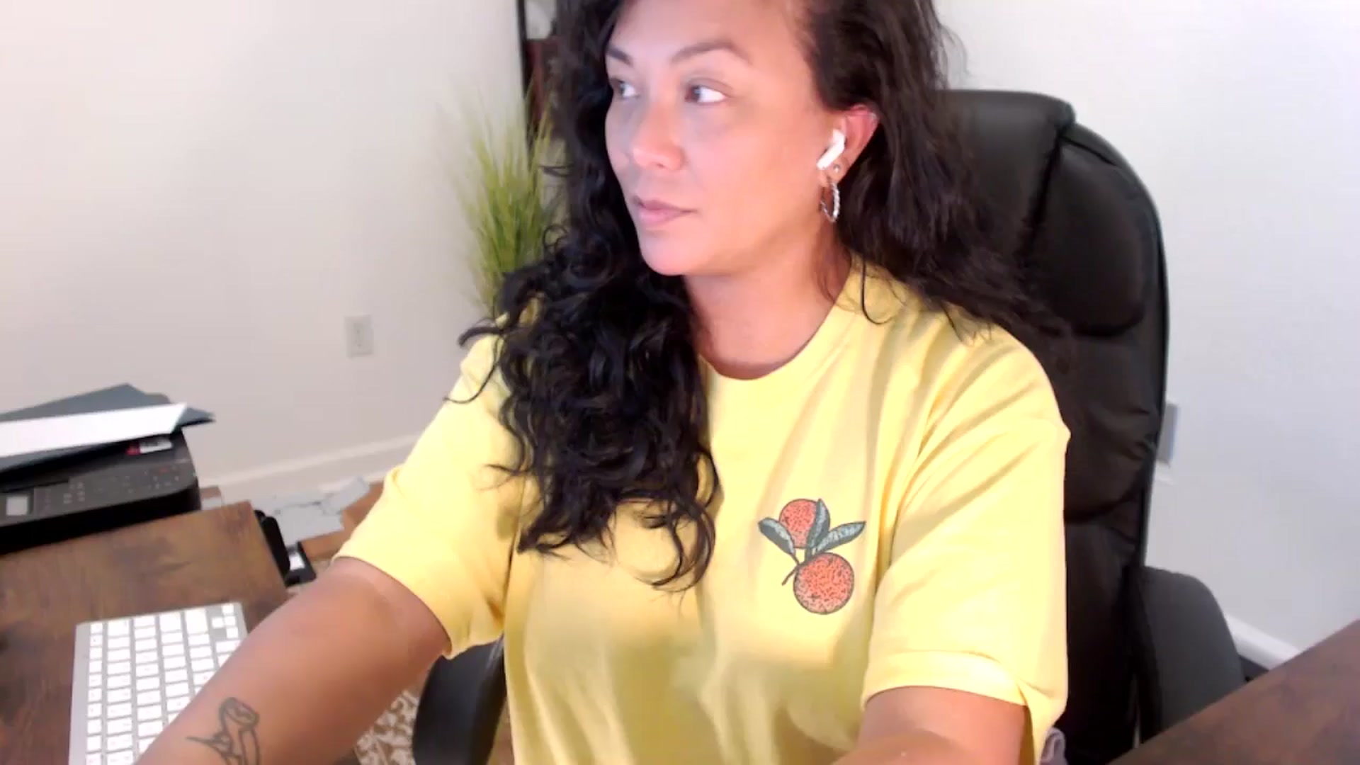Gallery image thumbnail from MickaylaStar's myfreecams stream on, 09/08/2025, 18:12 image 13 of 20