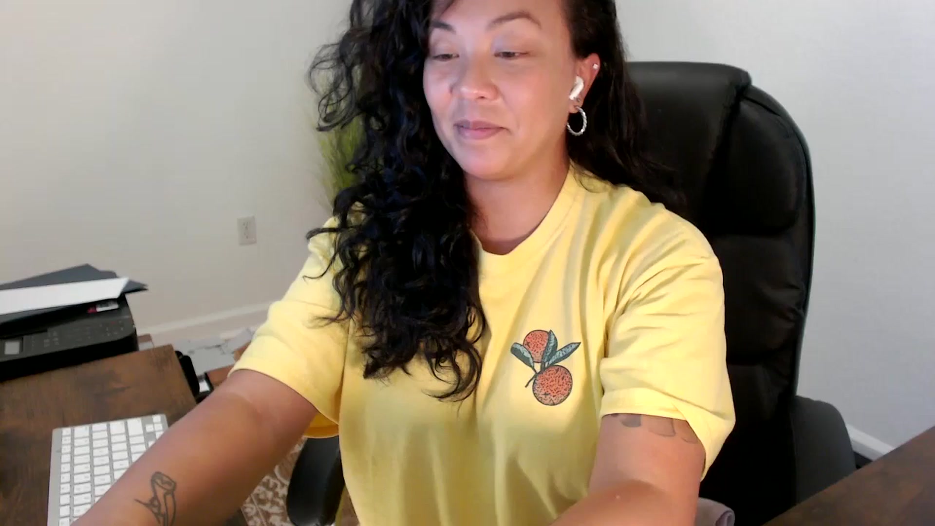 Gallery image thumbnail from MickaylaStar's myfreecams stream on, 09/08/2025, 18:12 image 1 of 20