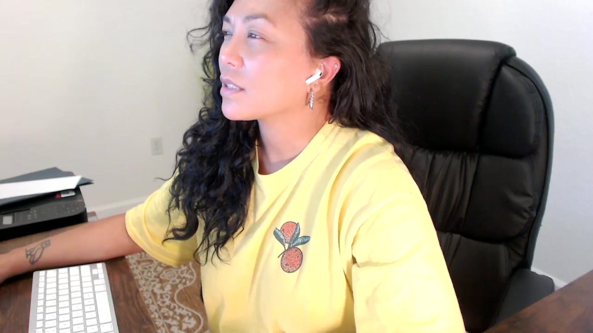 Gallery image thumbnail from MickaylaStar's myfreecams stream on, 09/08/2025, 18:29 image 3 of 20
