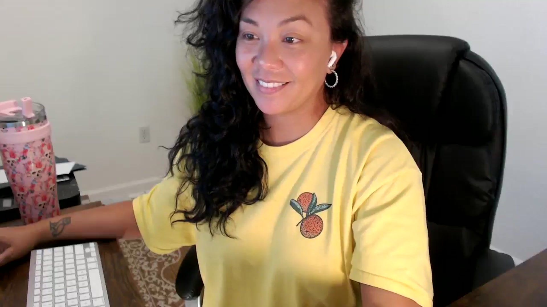 Gallery image thumbnail from MickaylaStar's myfreecams stream on, 09/08/2025, 18:29 image 10 of 20