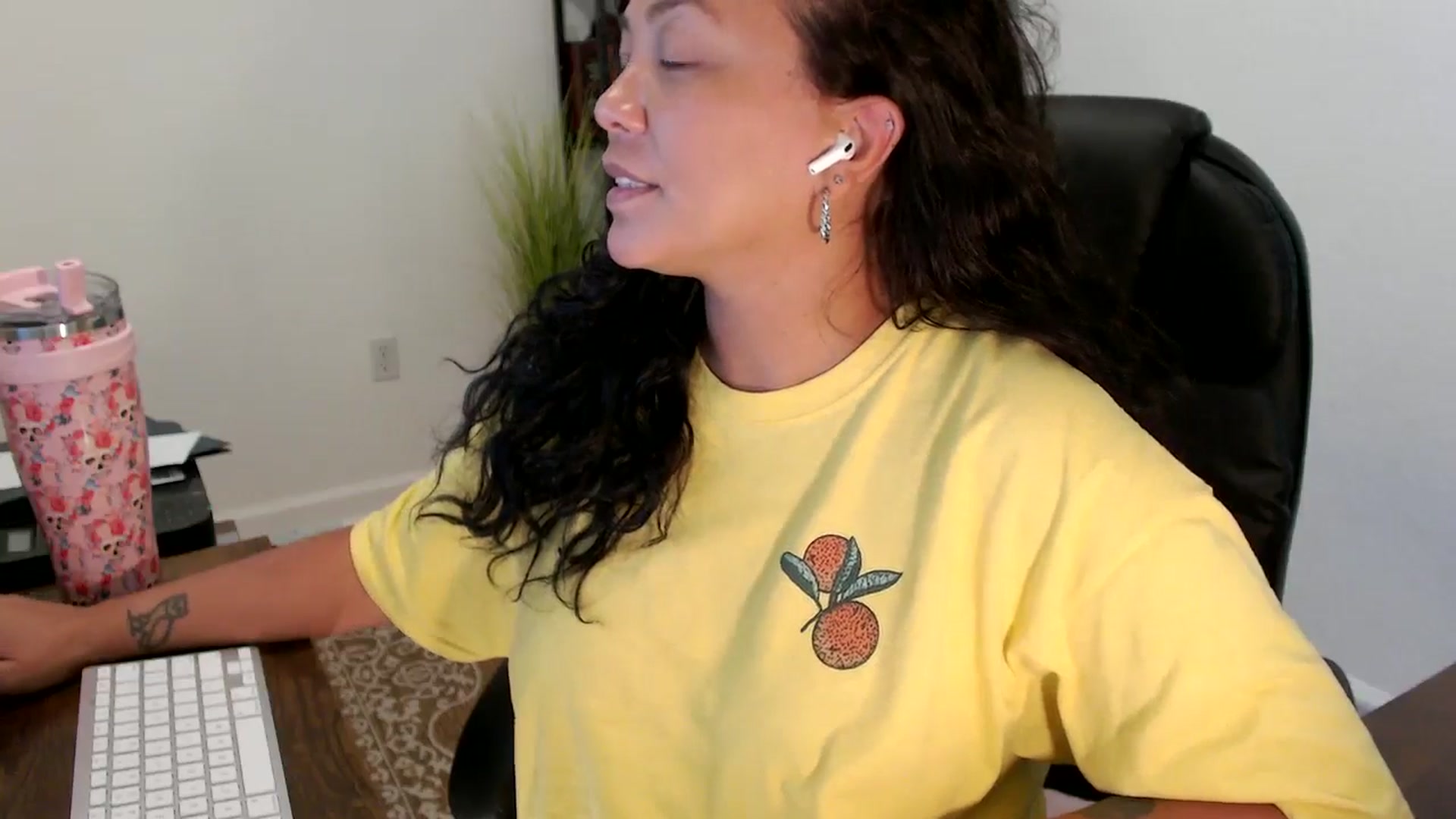Gallery image thumbnail from MickaylaStar's myfreecams stream on, 09/08/2025, 18:29 image 7 of 20