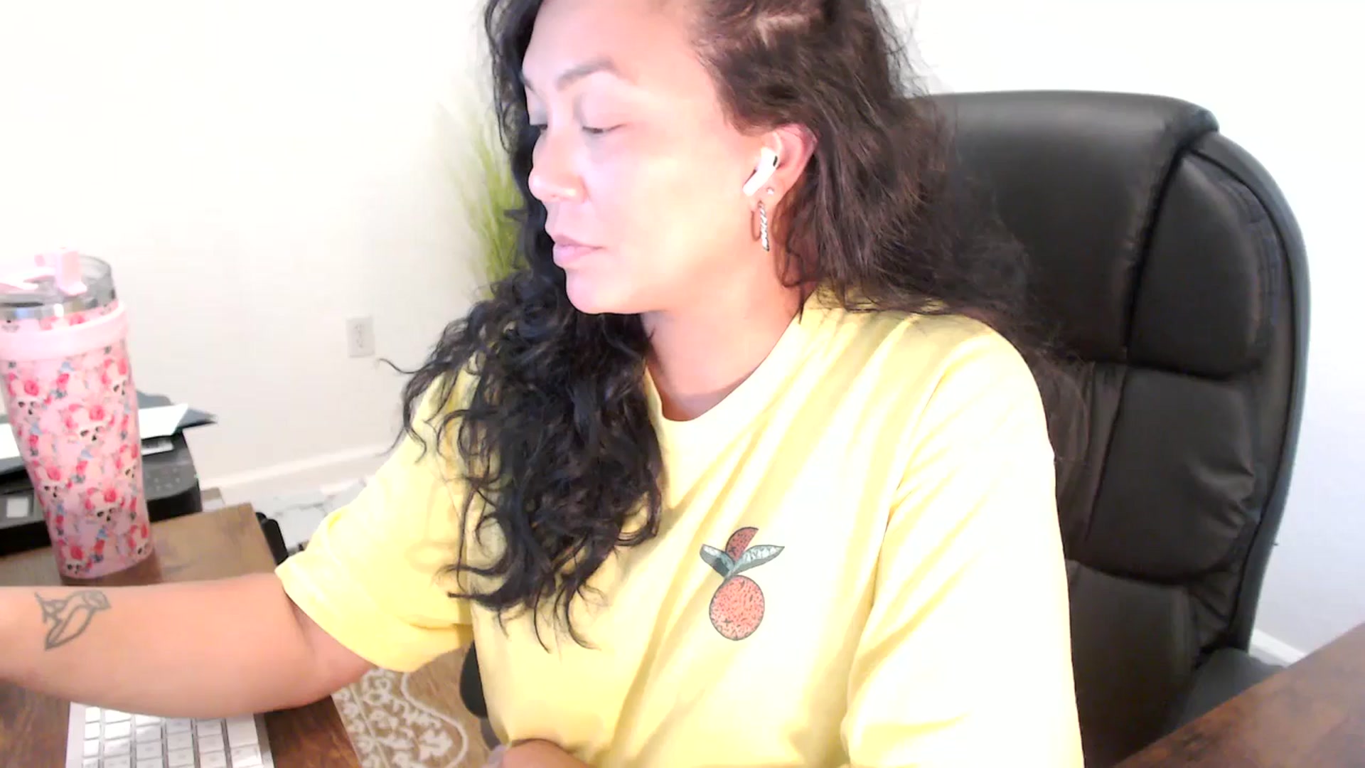 Gallery image thumbnail from MickaylaStar's myfreecams stream on, 09/08/2025, 18:29 image 18 of 20