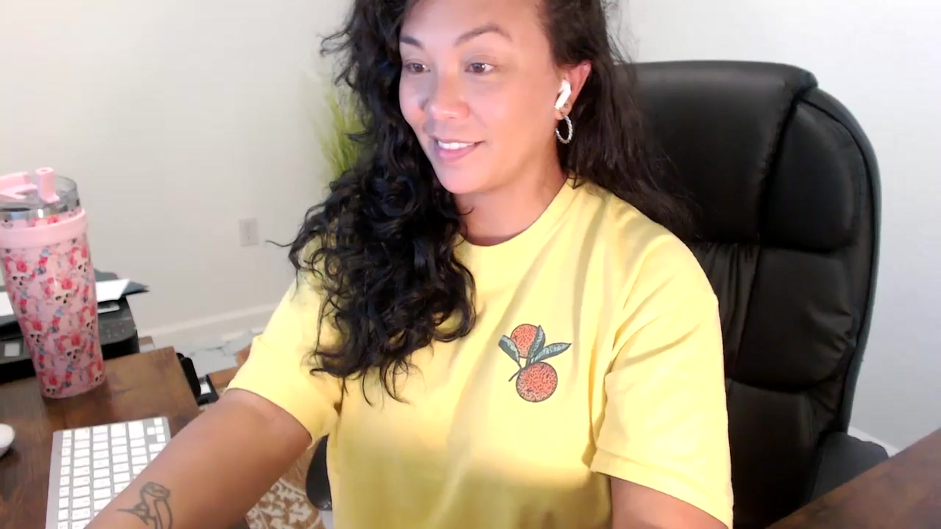 Gallery image thumbnail from MickaylaStar's myfreecams stream on, 09/08/2025, 18:29 image 12 of 20