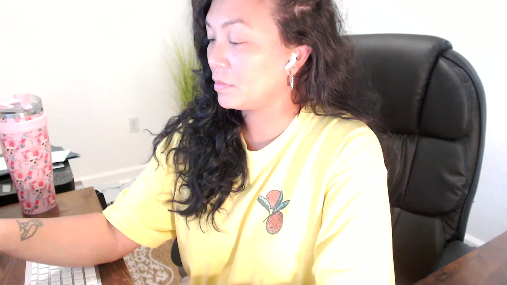 Gallery image thumbnail from MickaylaStar's myfreecams stream on, 09/08/2025, 18:29 image 19 of 20