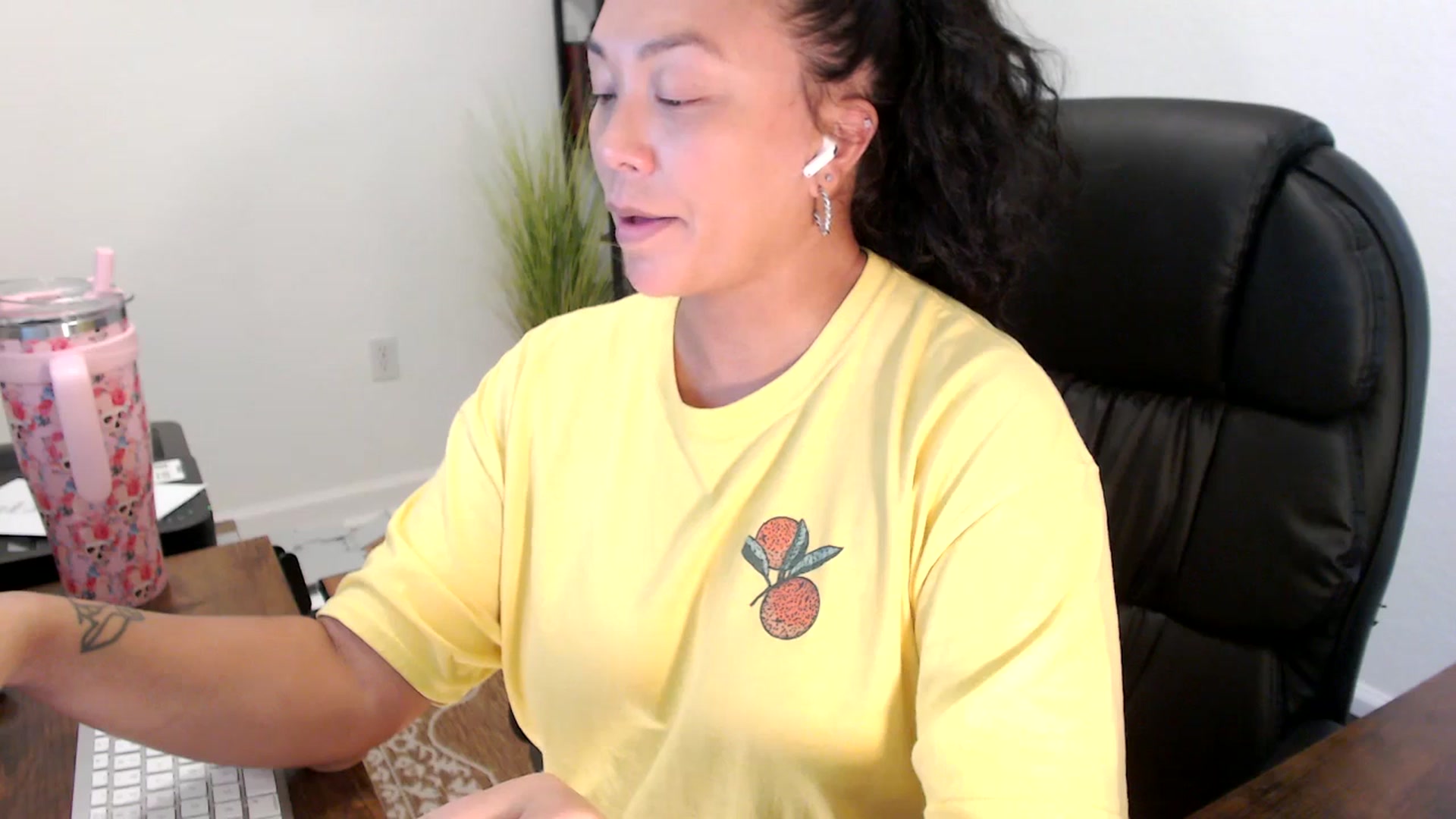 Gallery image thumbnail from MickaylaStar's myfreecams stream on, 09/08/2025, 19:05 image 16 of 20
