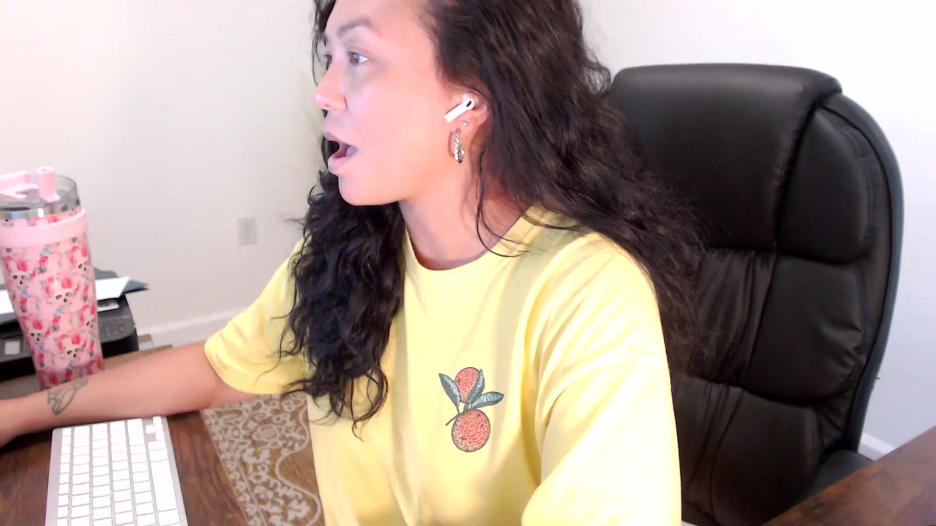 Gallery image thumbnail from MickaylaStar's myfreecams stream on, 09/08/2025, 19:05 image 1 of 20
