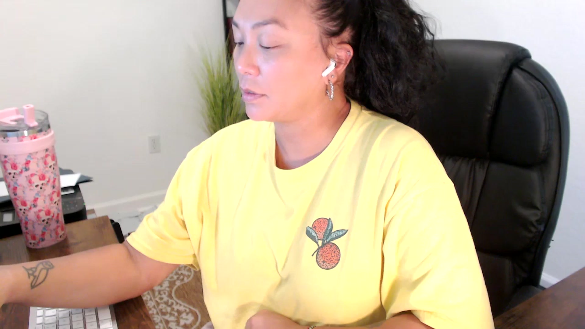 Gallery image thumbnail from MickaylaStar's myfreecams stream on, 09/08/2025, 19:05 image 7 of 20