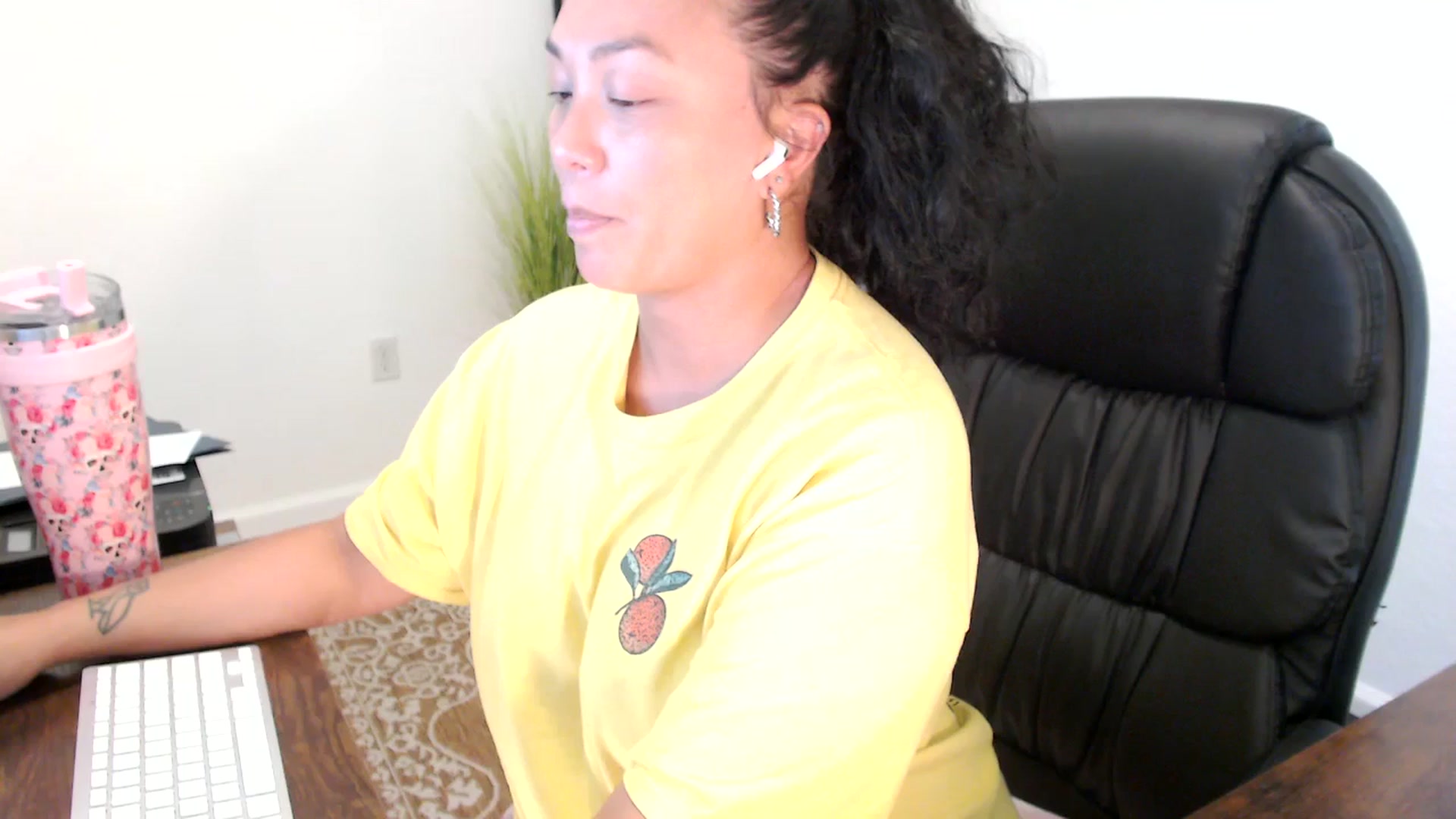 Gallery image thumbnail from MickaylaStar's myfreecams stream on, 09/08/2025, 19:05 image 8 of 20