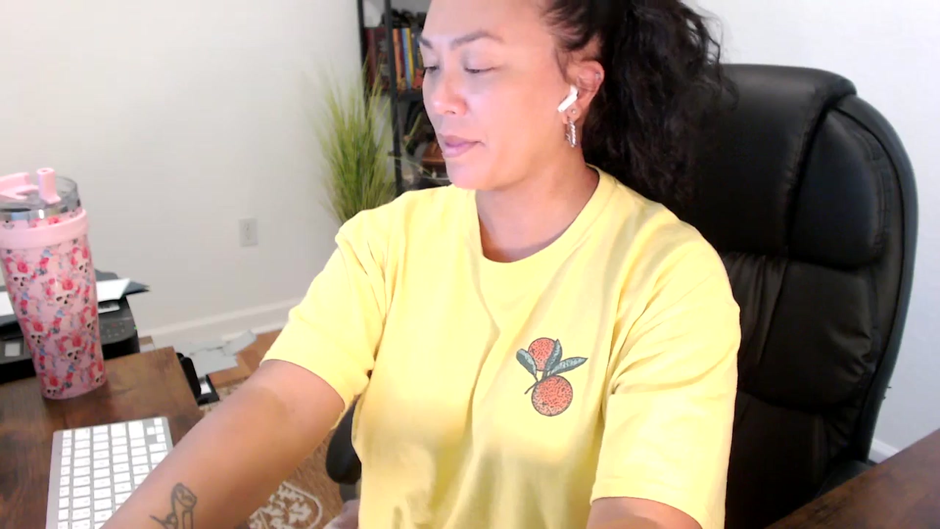 Gallery image thumbnail from MickaylaStar's myfreecams stream on, 09/08/2025, 19:05 image 6 of 20