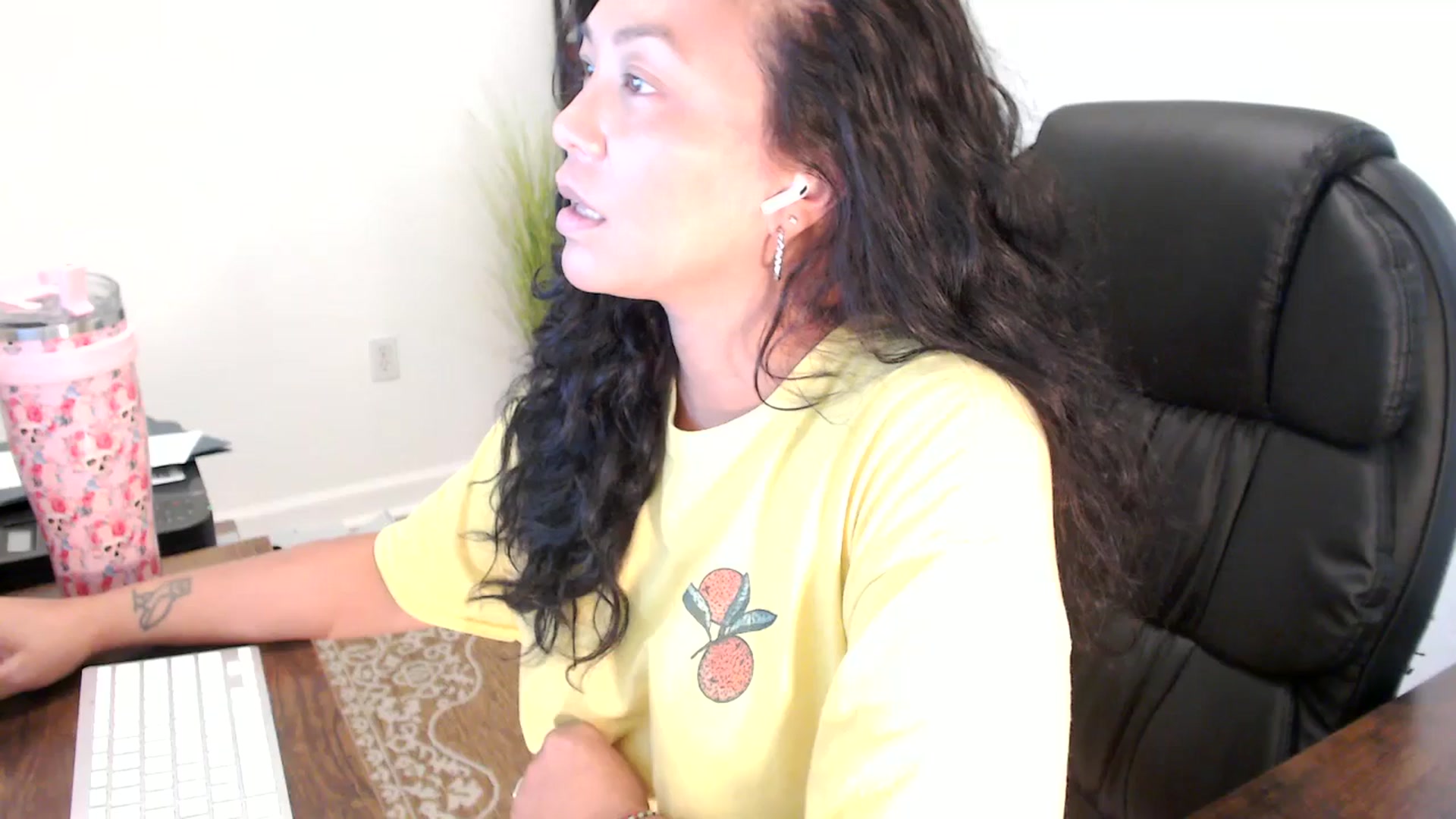 Gallery image thumbnail from MickaylaStar's myfreecams stream on, 09/08/2025, 19:05 image 2 of 20